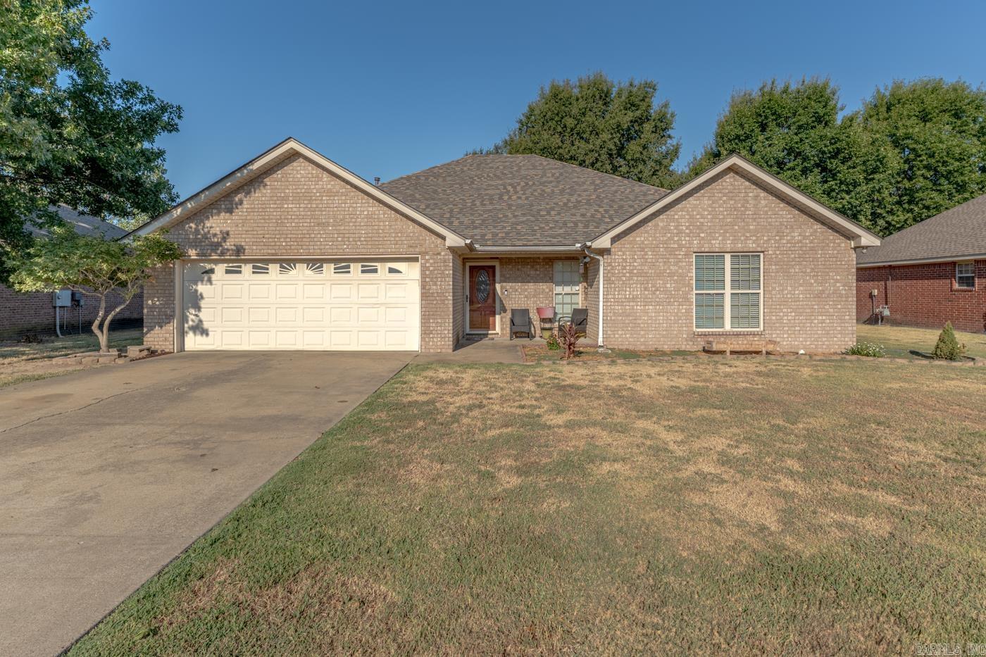 625 Blossom Lane Property Photo 1