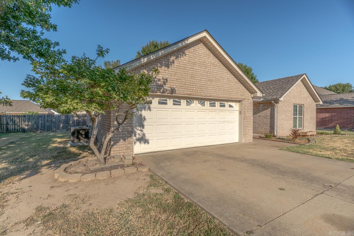 625 Blossom Lane Property Photo 3
