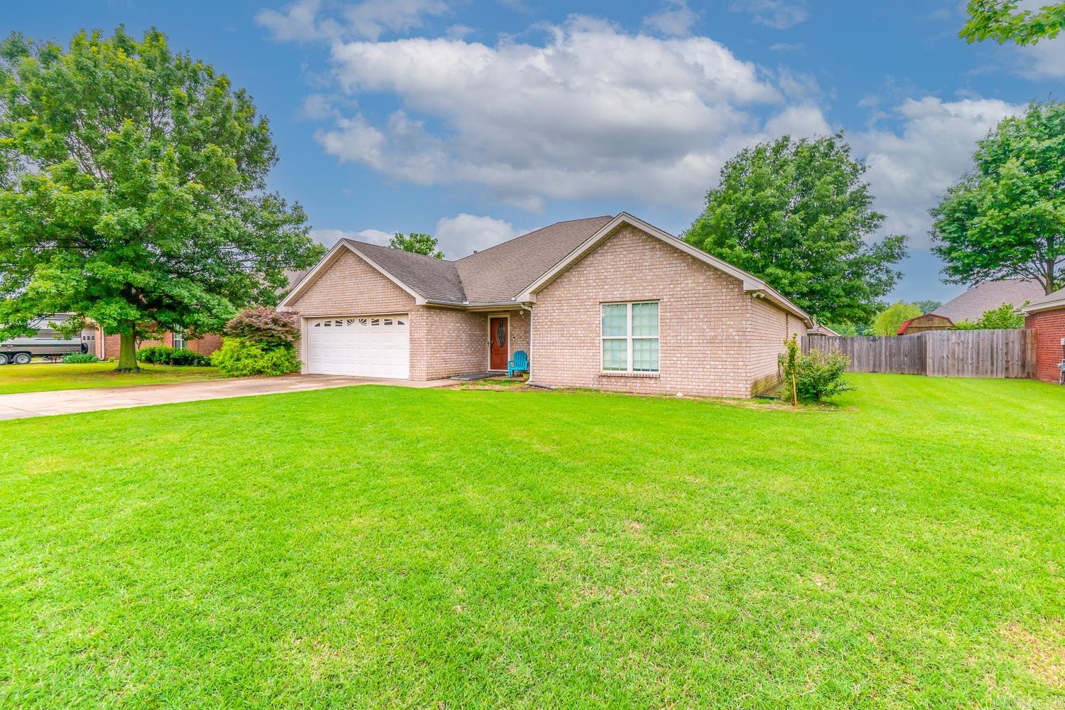 625 Blossom Lane Property Photo 4