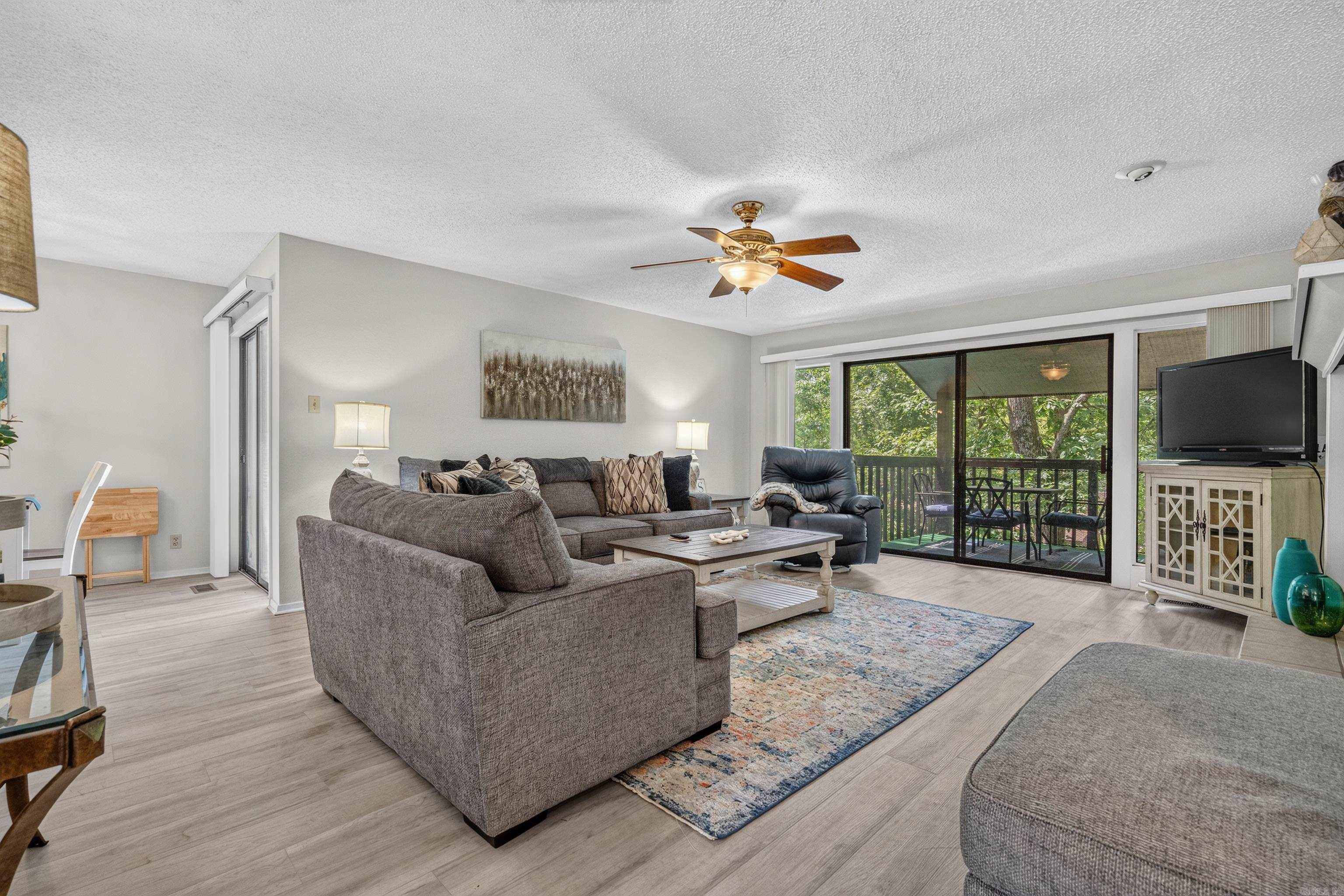 2311 Lakeshore Drive M4 Property Photo 5