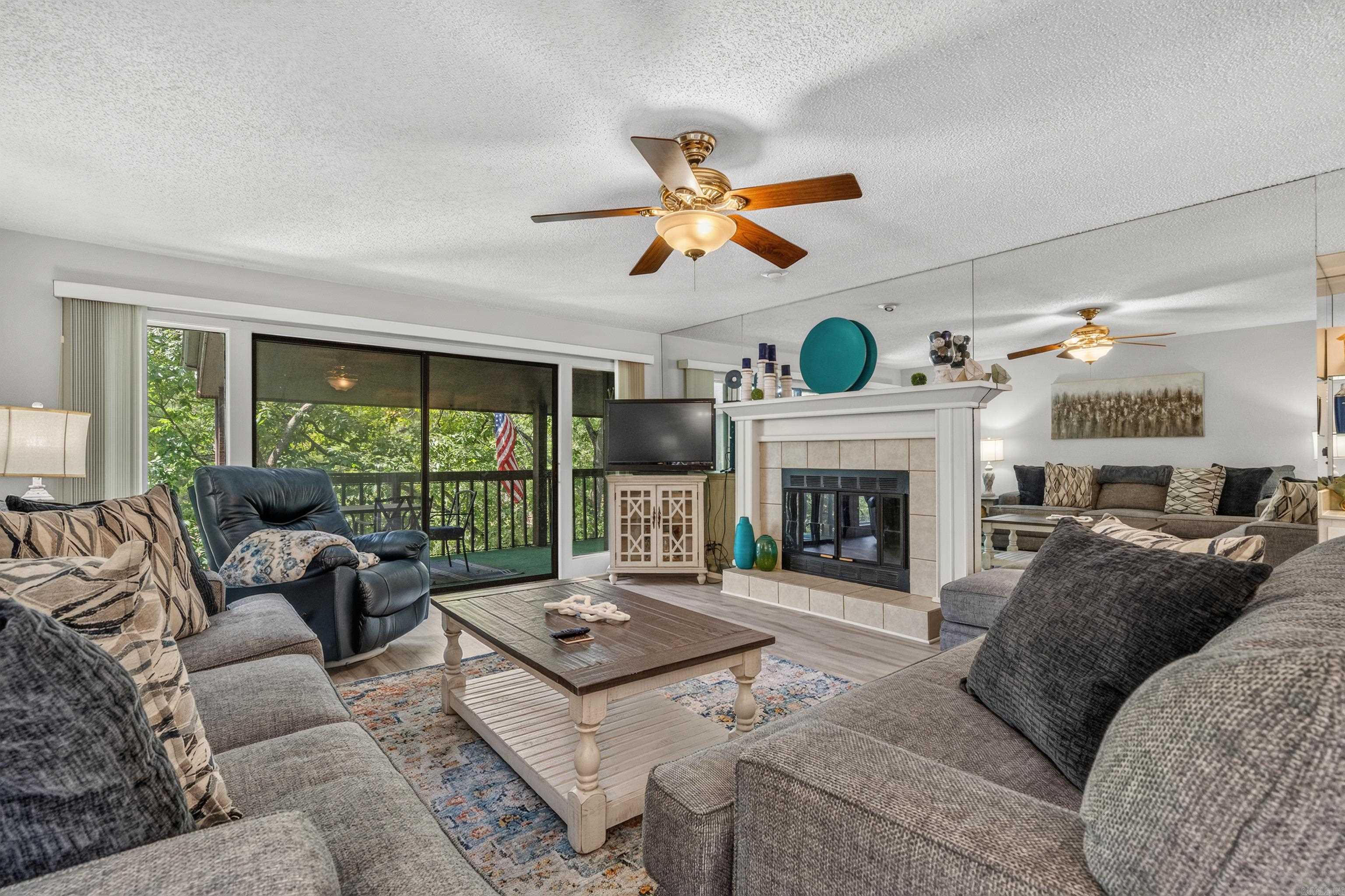 2311 Lakeshore Drive M4 Property Photo 8
