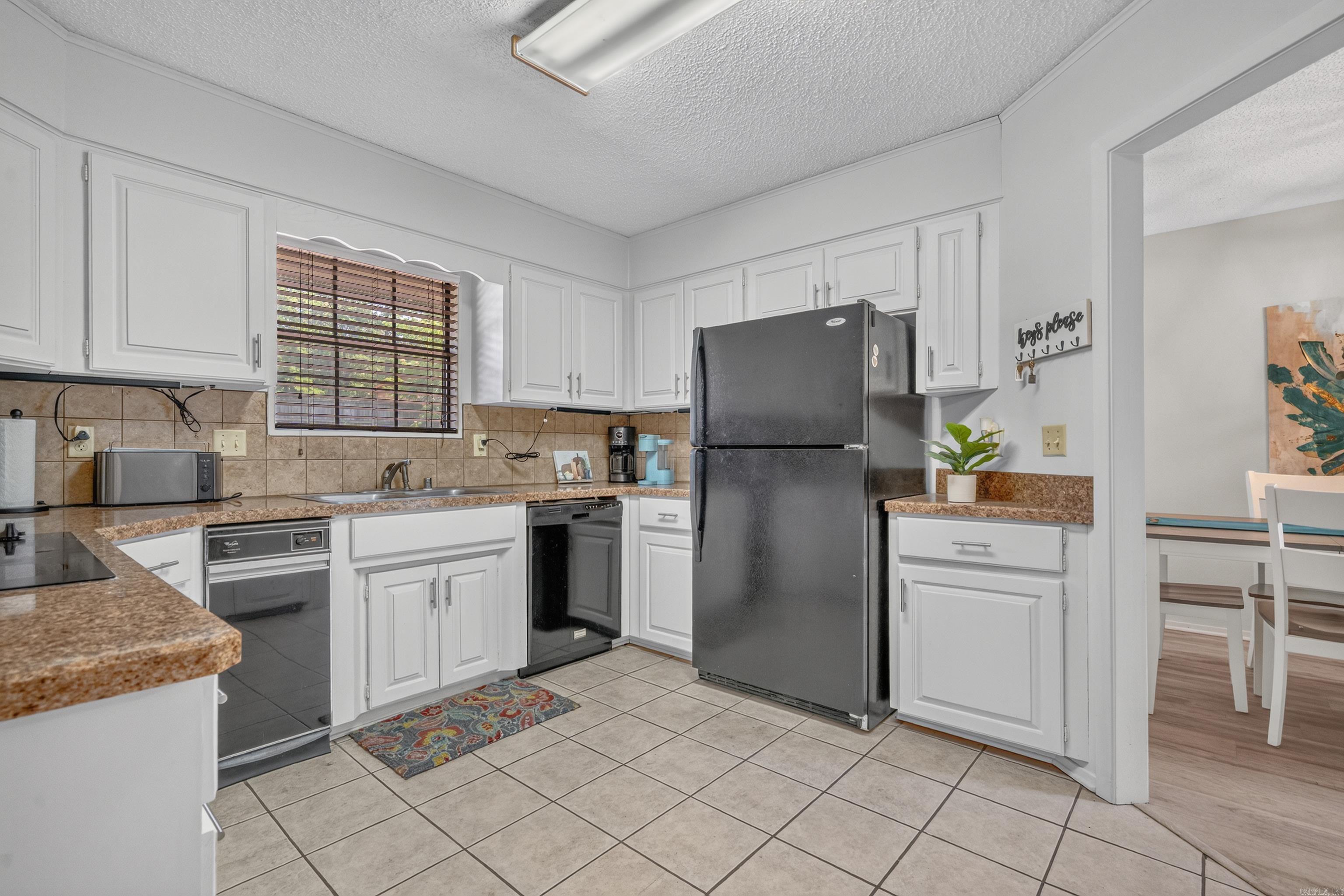 2311 Lakeshore Drive M4 Property Photo 13