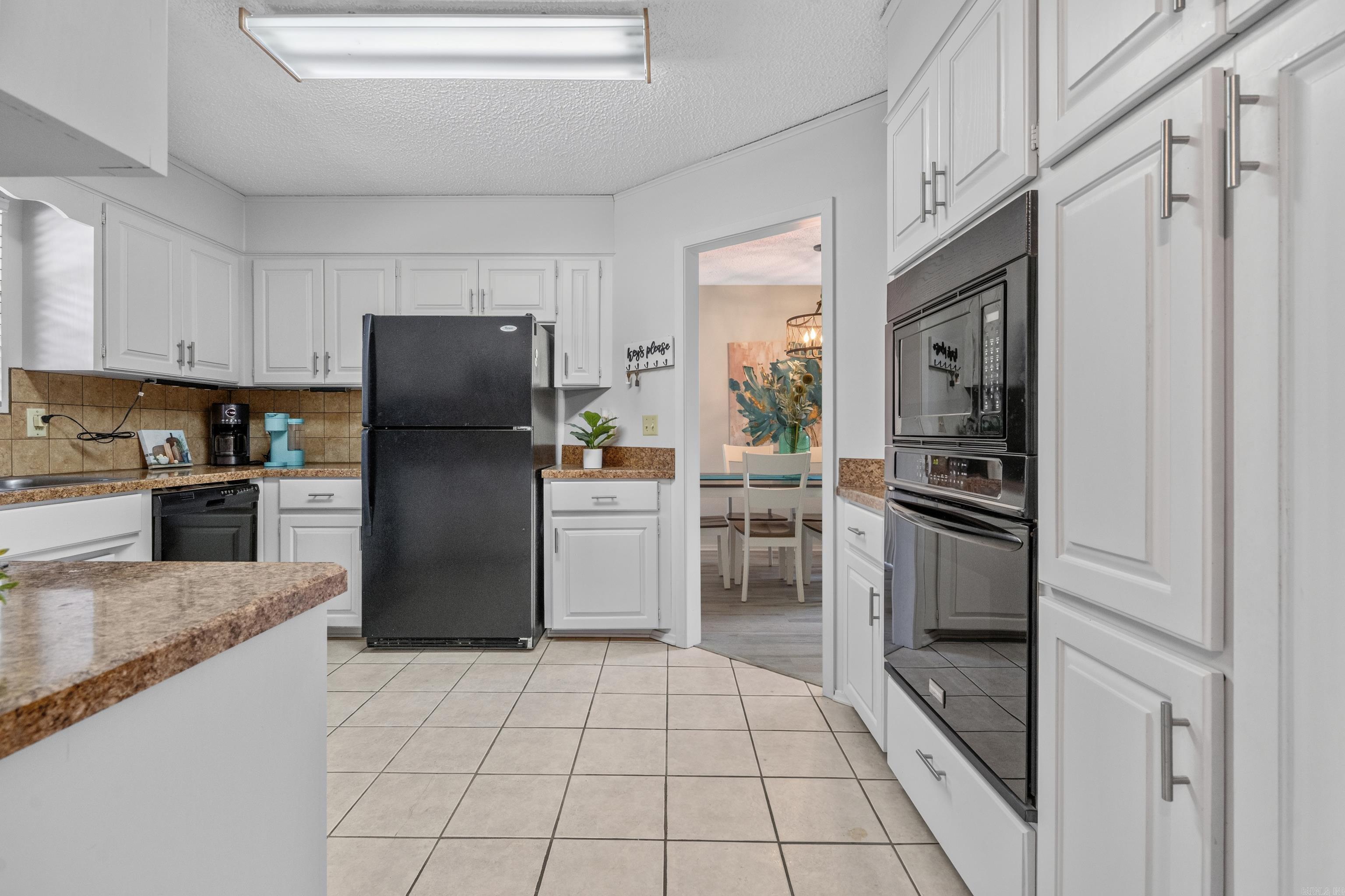 2311 Lakeshore Drive M4 Property Photo 14
