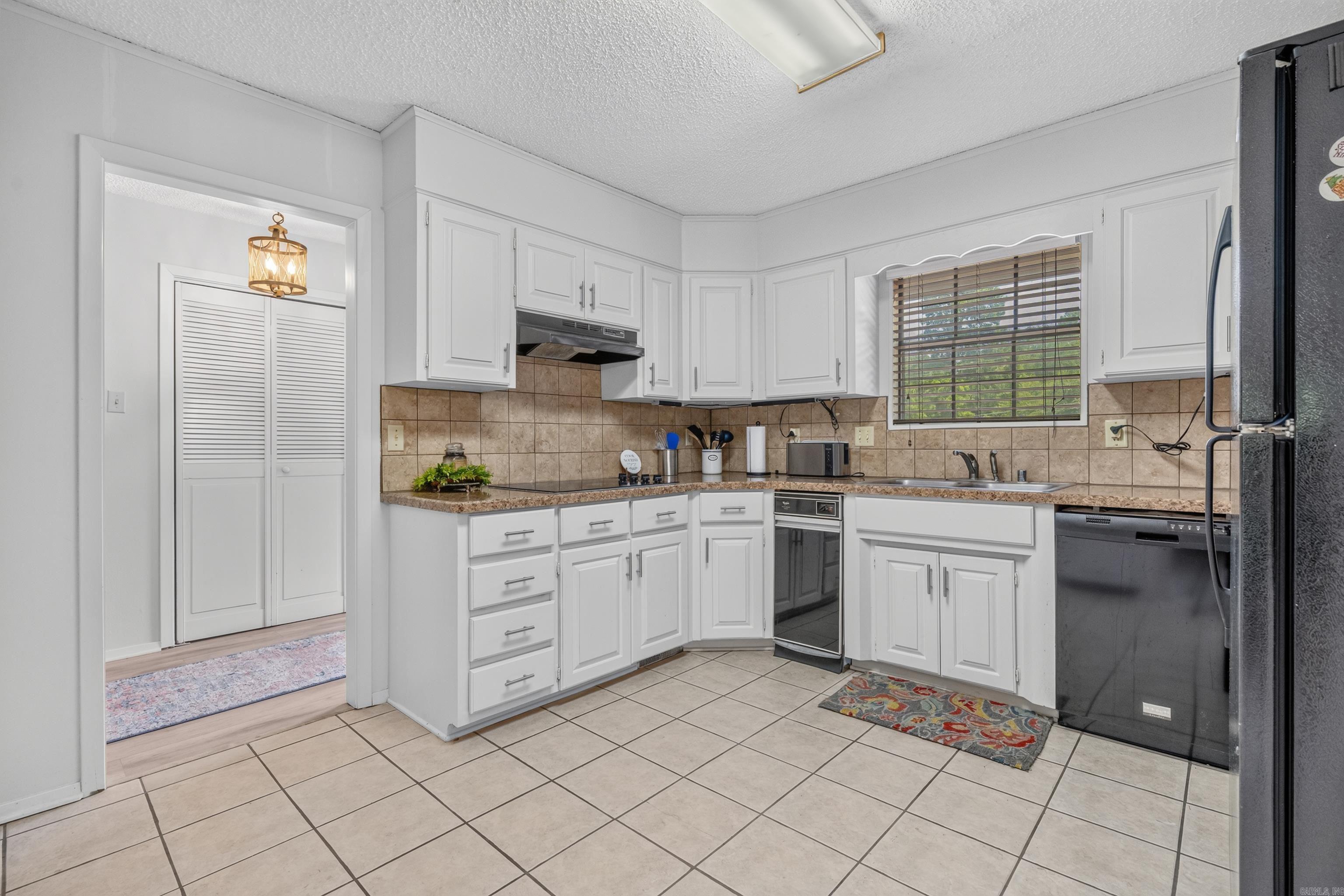 2311 Lakeshore Drive M4 Property Photo 15