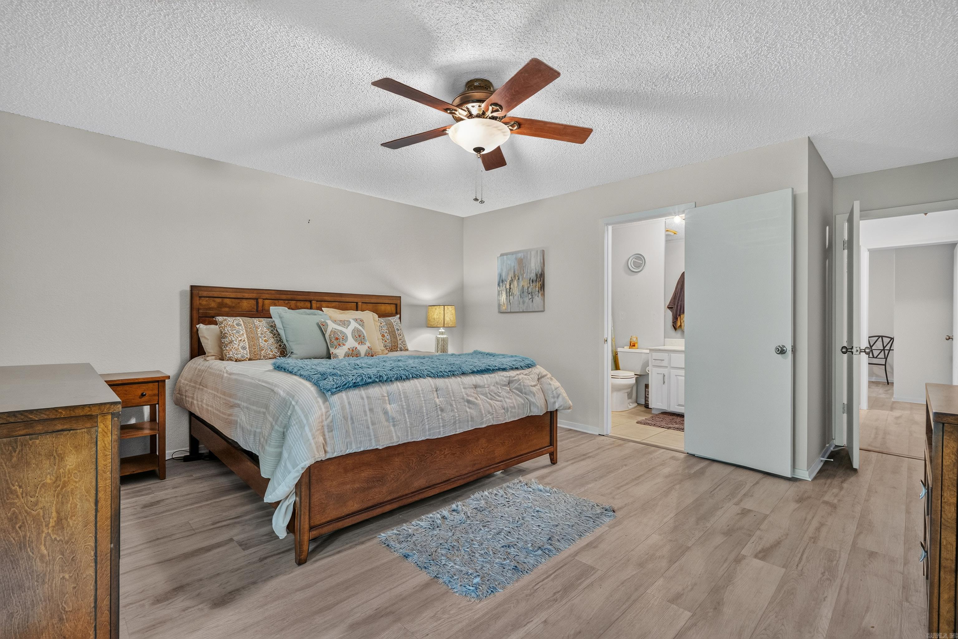 2311 Lakeshore Drive M4 Property Photo 23