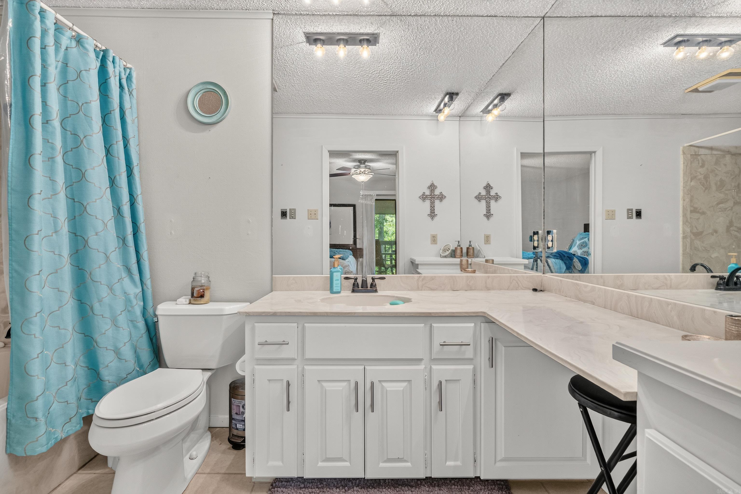 2311 Lakeshore Drive M4 Property Photo 26