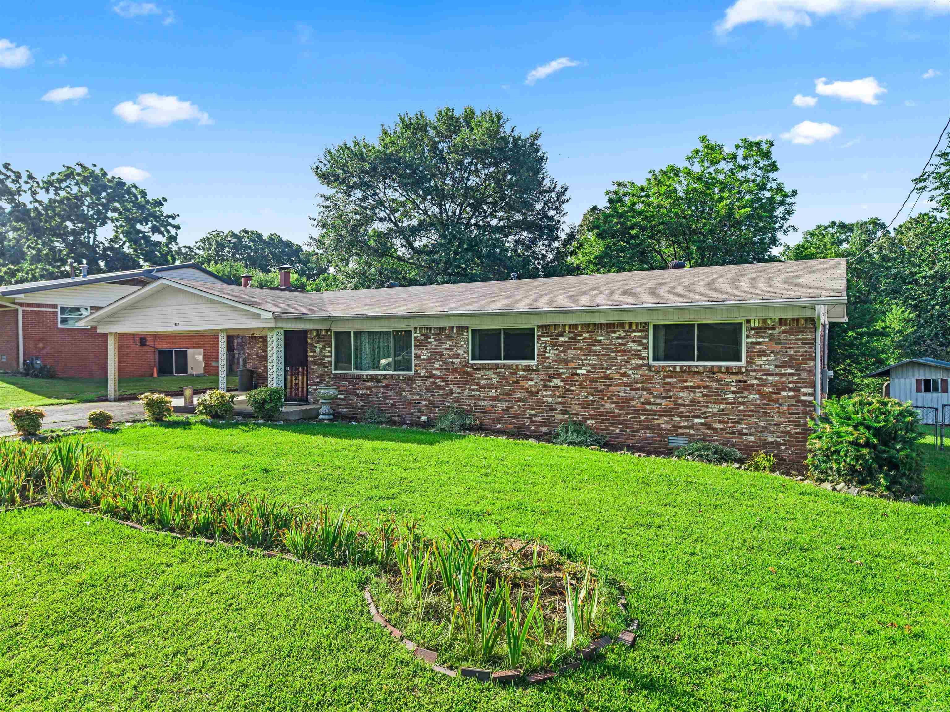 417 Lakeshore Drive Property Photo 3