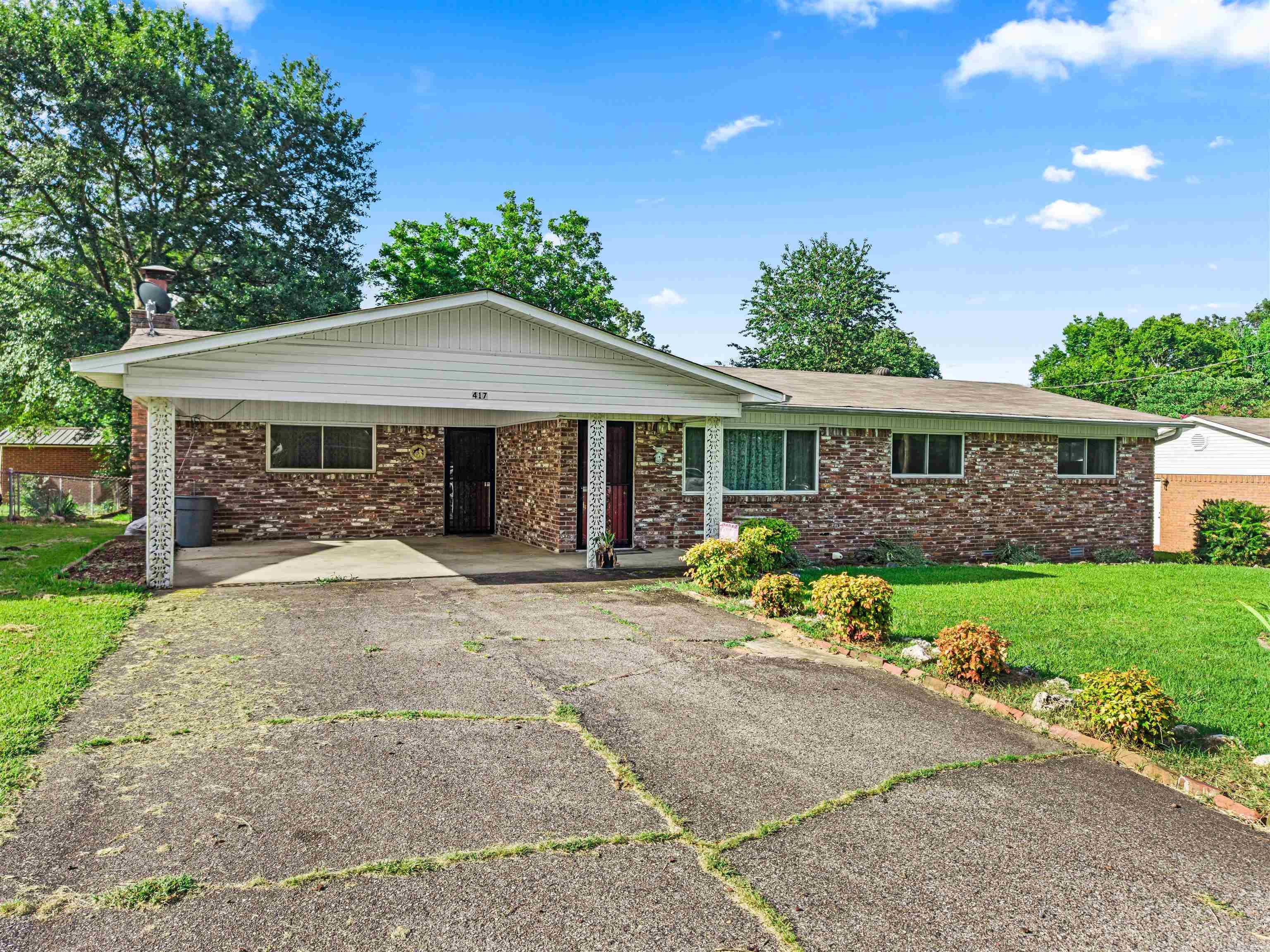 417 Lakeshore Drive Property Photo 4