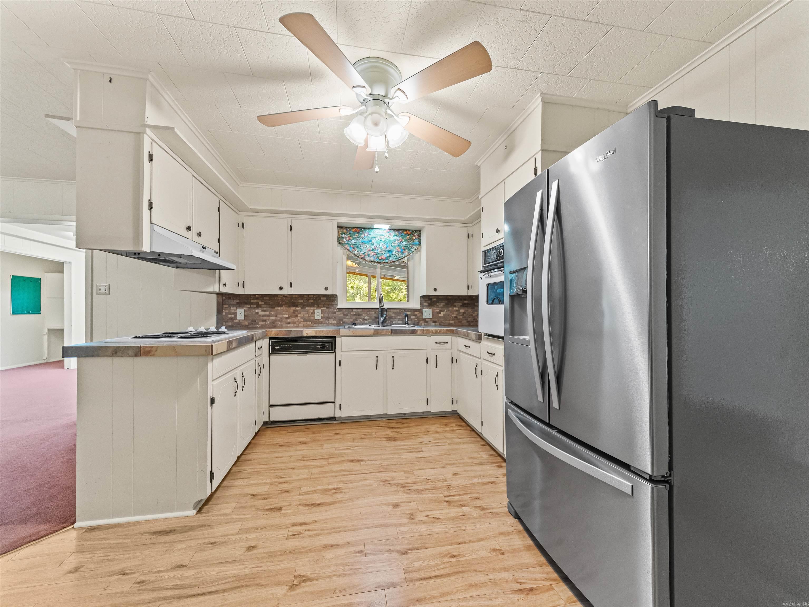417 Lakeshore Drive Property Photo 11
