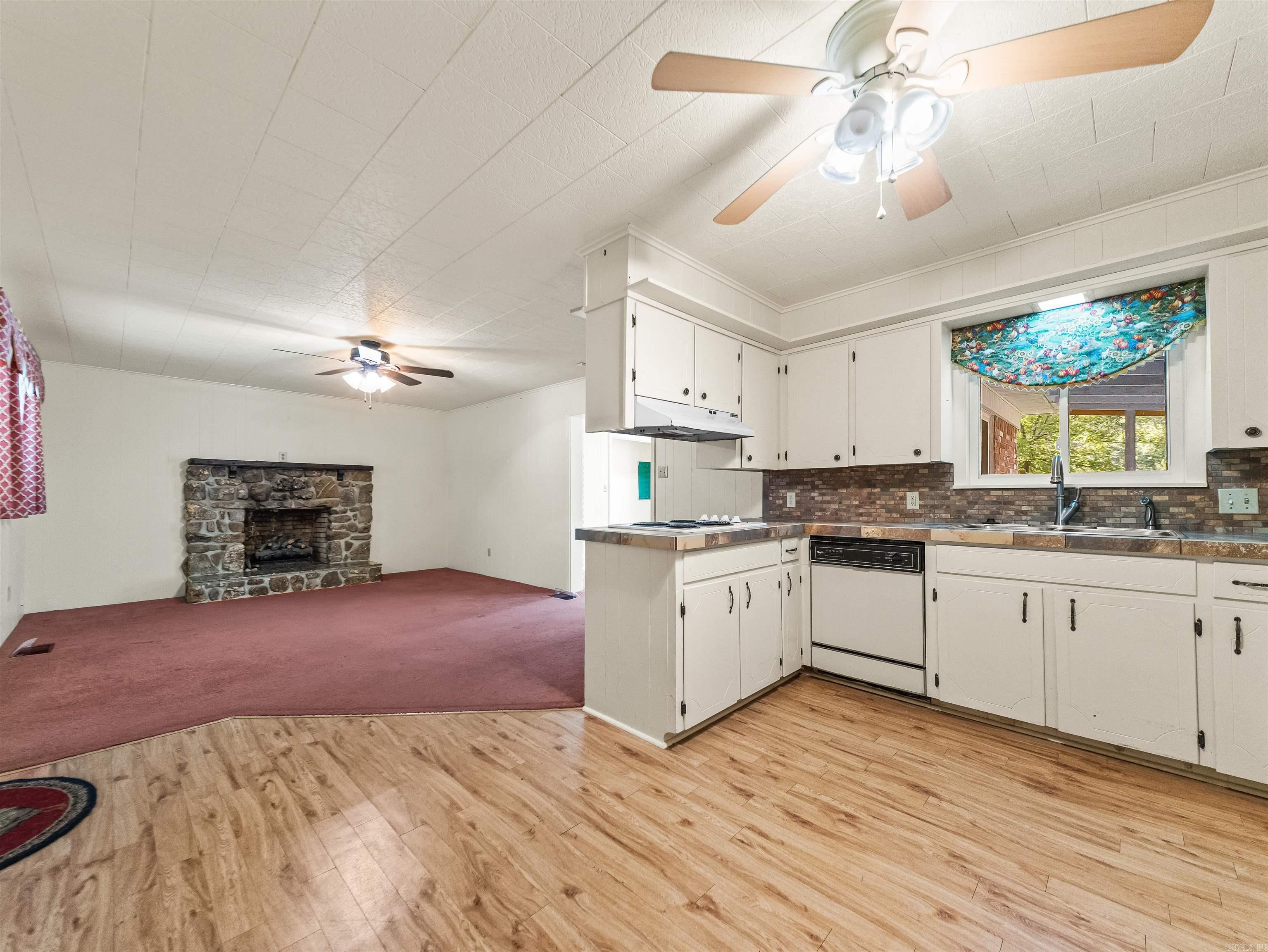 417 Lakeshore Drive Property Photo 12