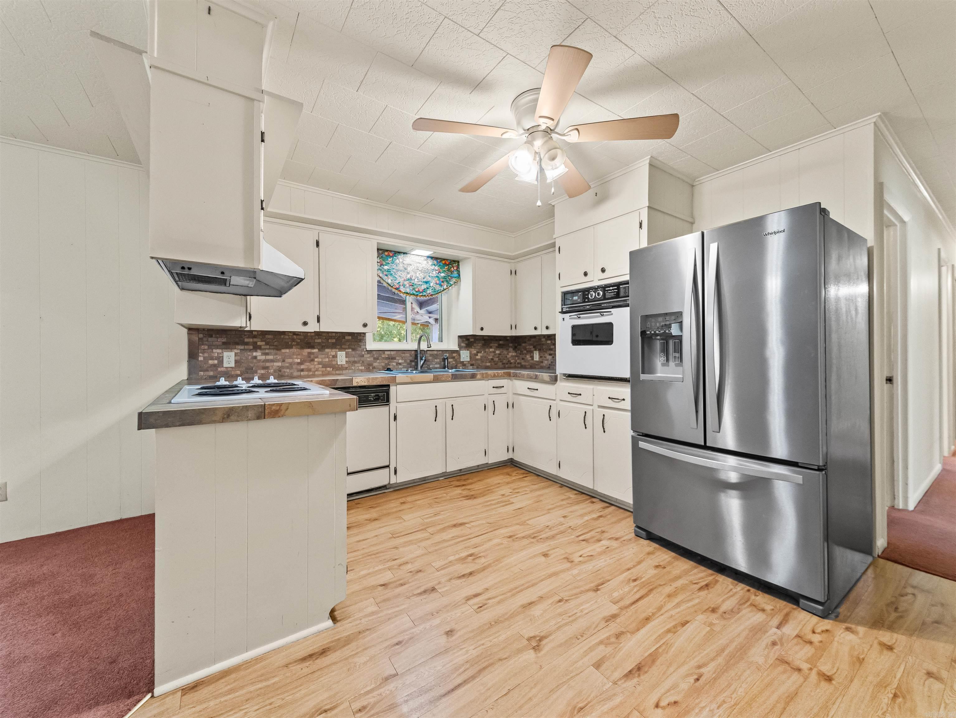 417 Lakeshore Drive Property Photo 13