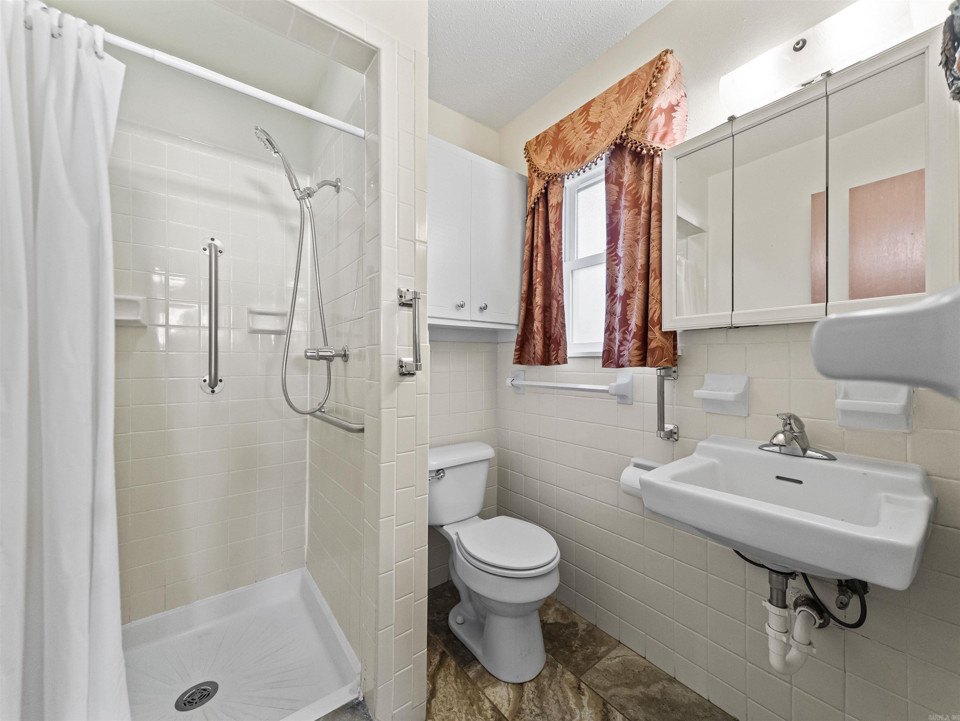 417 Lakeshore Drive Property Photo 24