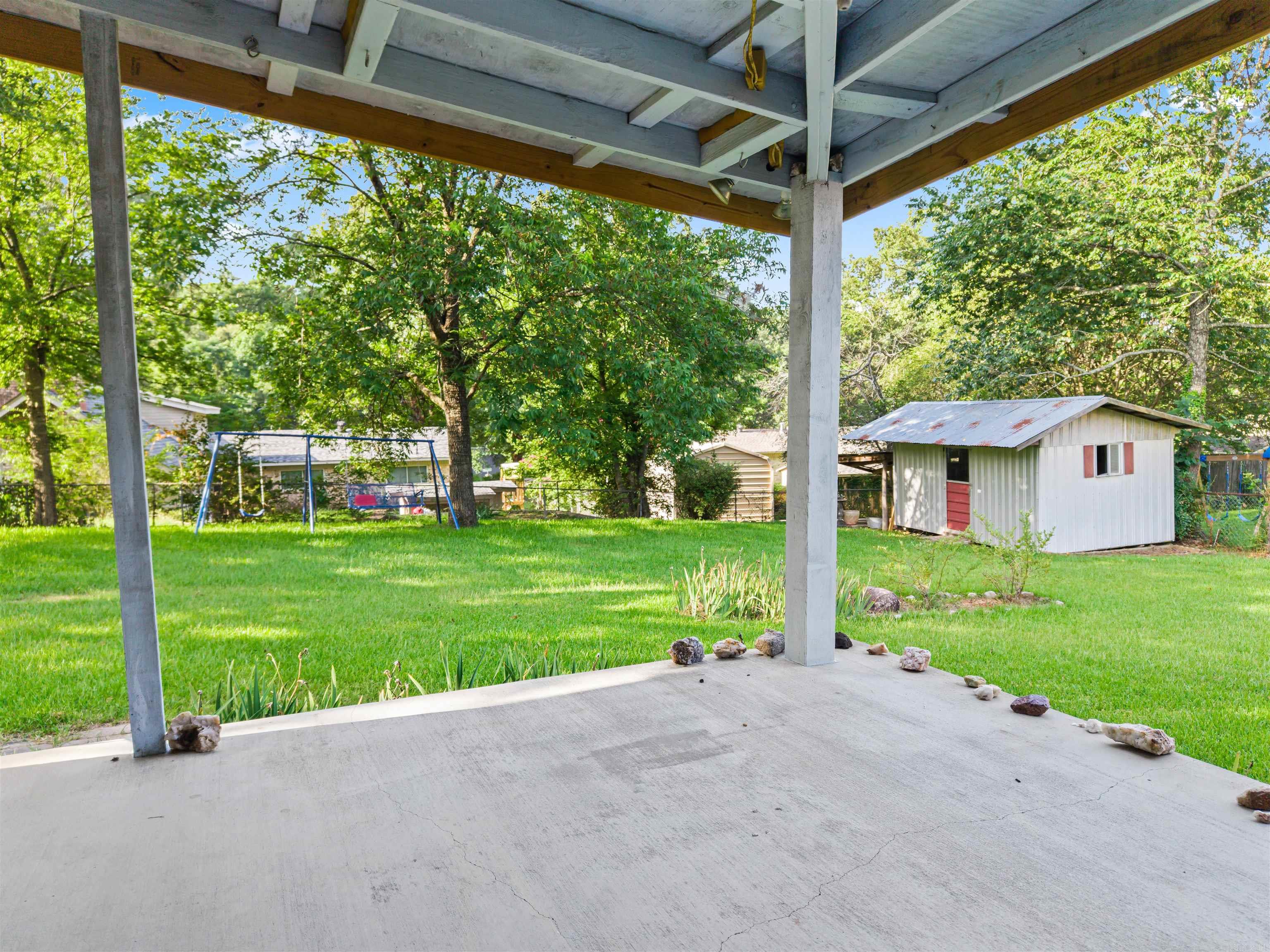 417 Lakeshore Drive Property Photo 26