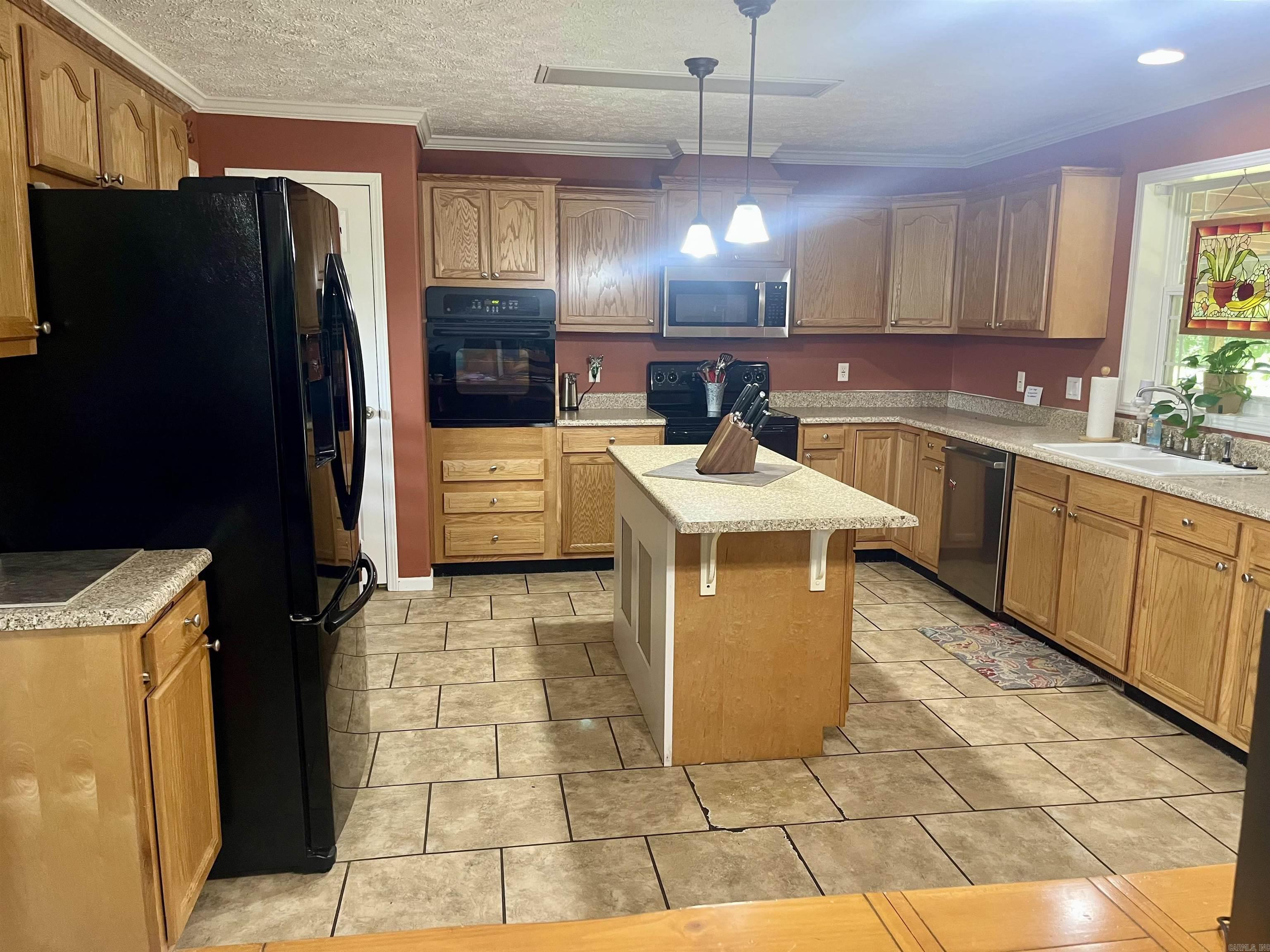 105 Collins Lane Property Photo 13