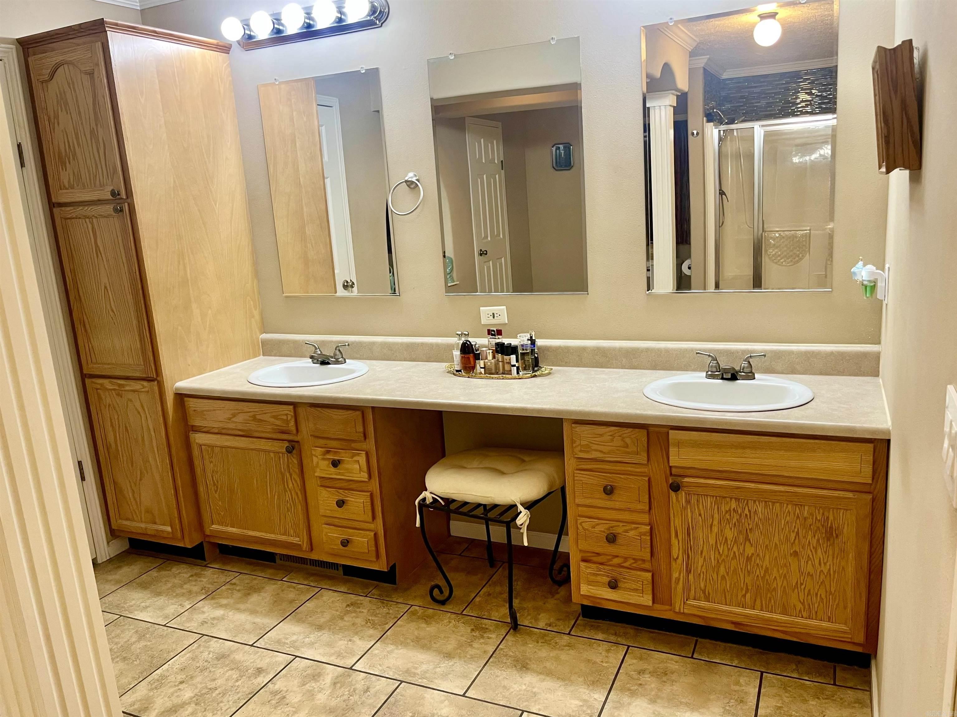 105 Collins Lane Property Photo 17