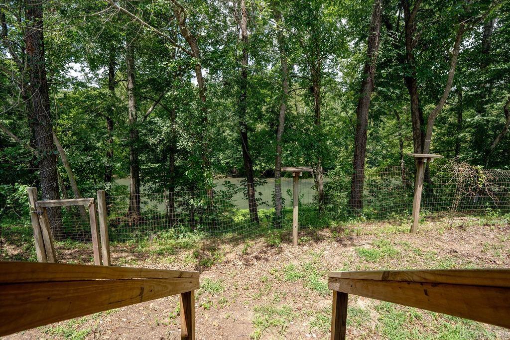 105 Collins Lane Property Photo 42