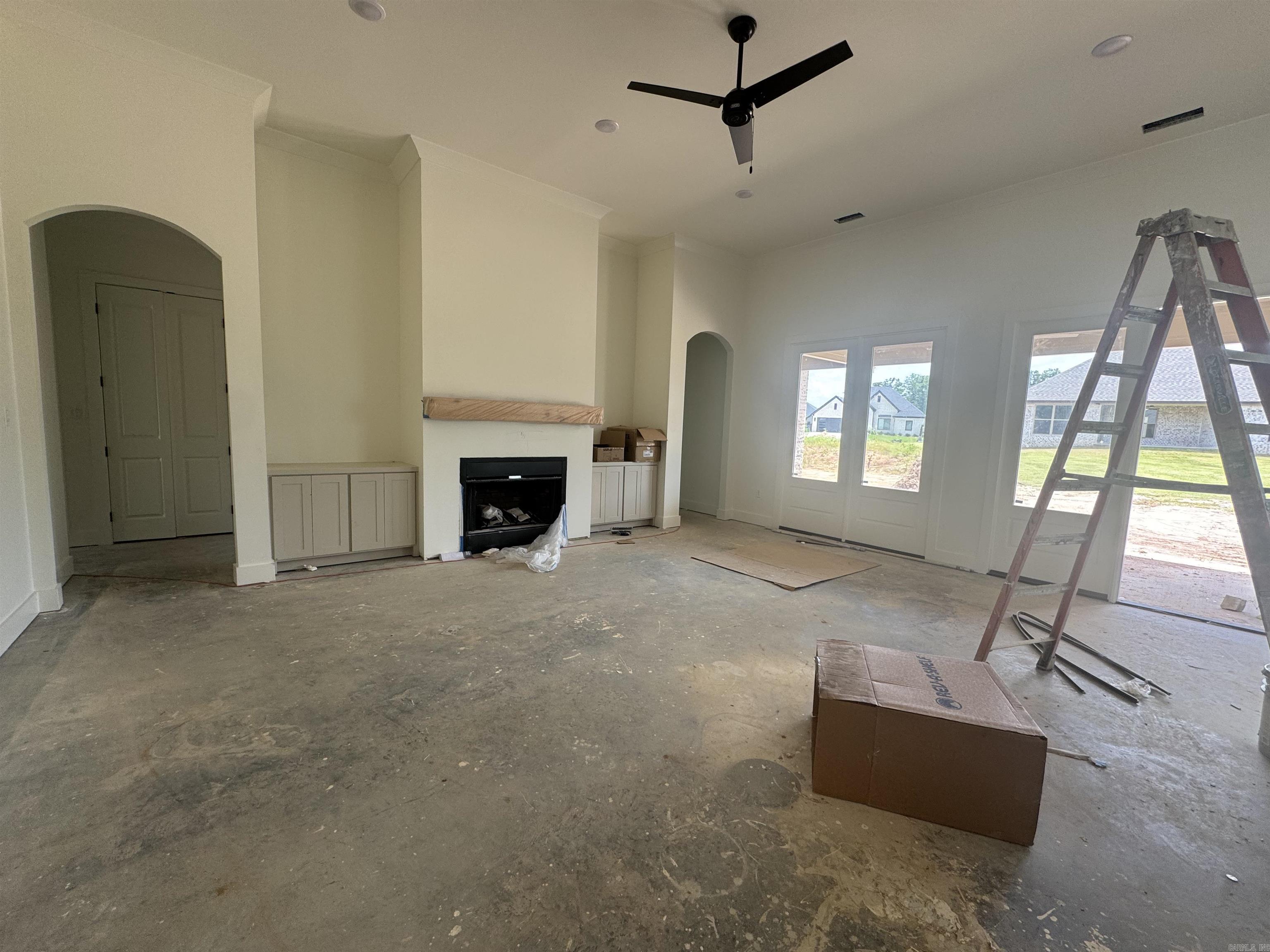 518 Corondelet Lane Property Photo 6