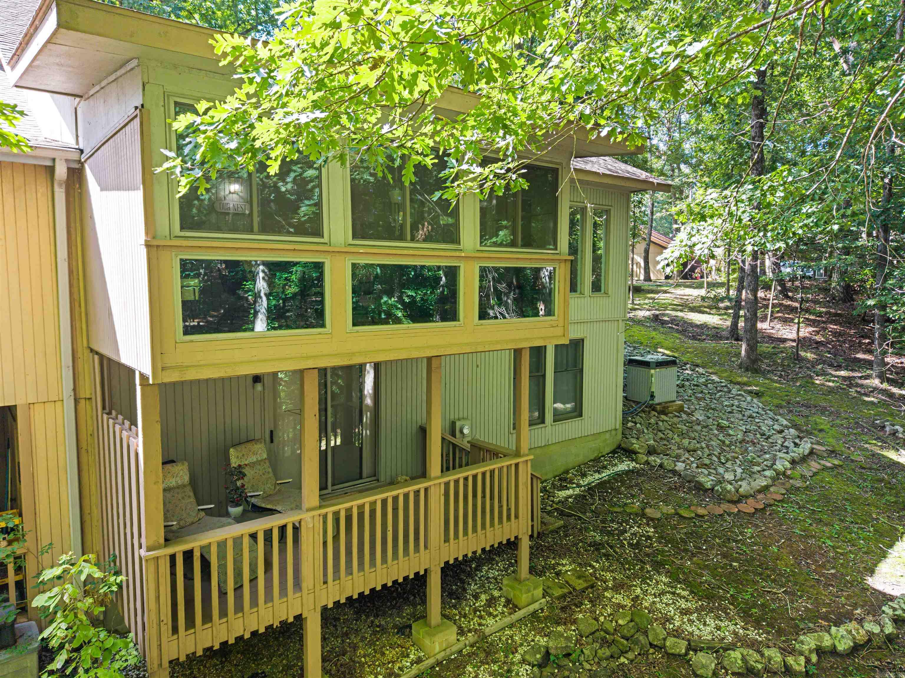 44 Esmeralda Property Photo 5