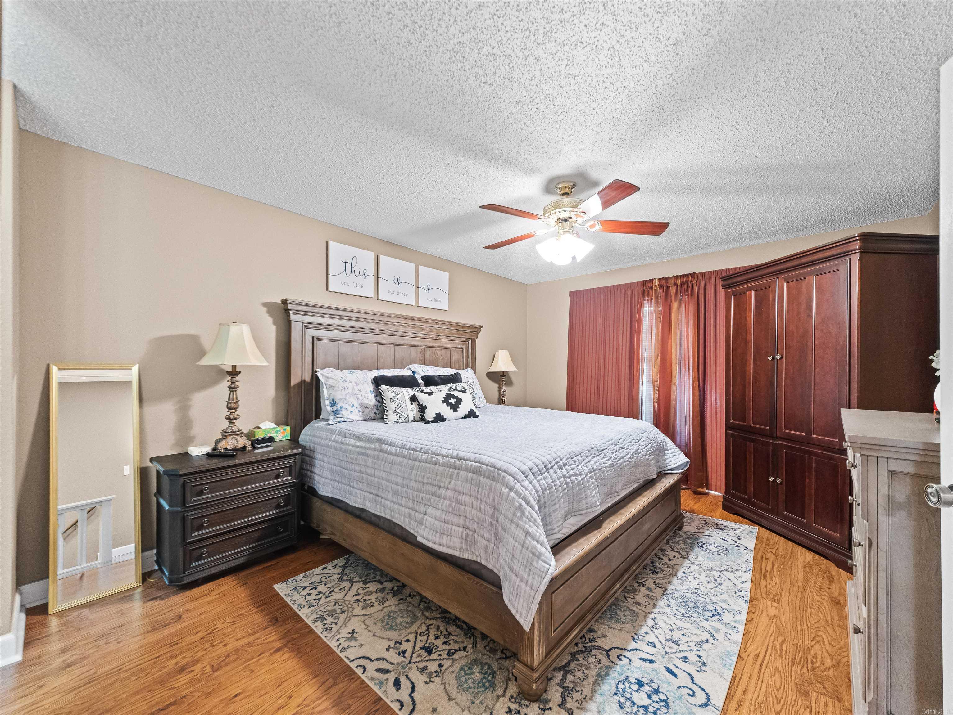 44 Esmeralda Property Photo 24