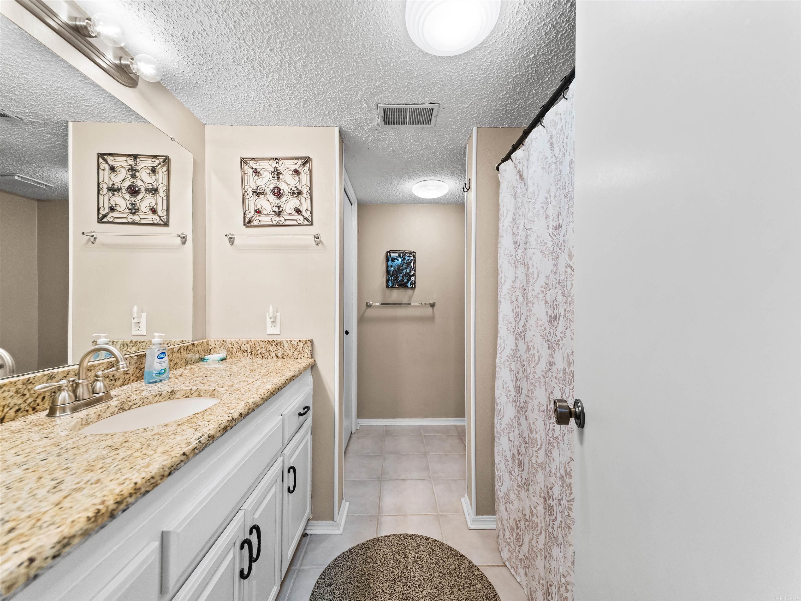 44 Esmeralda Property Photo 29