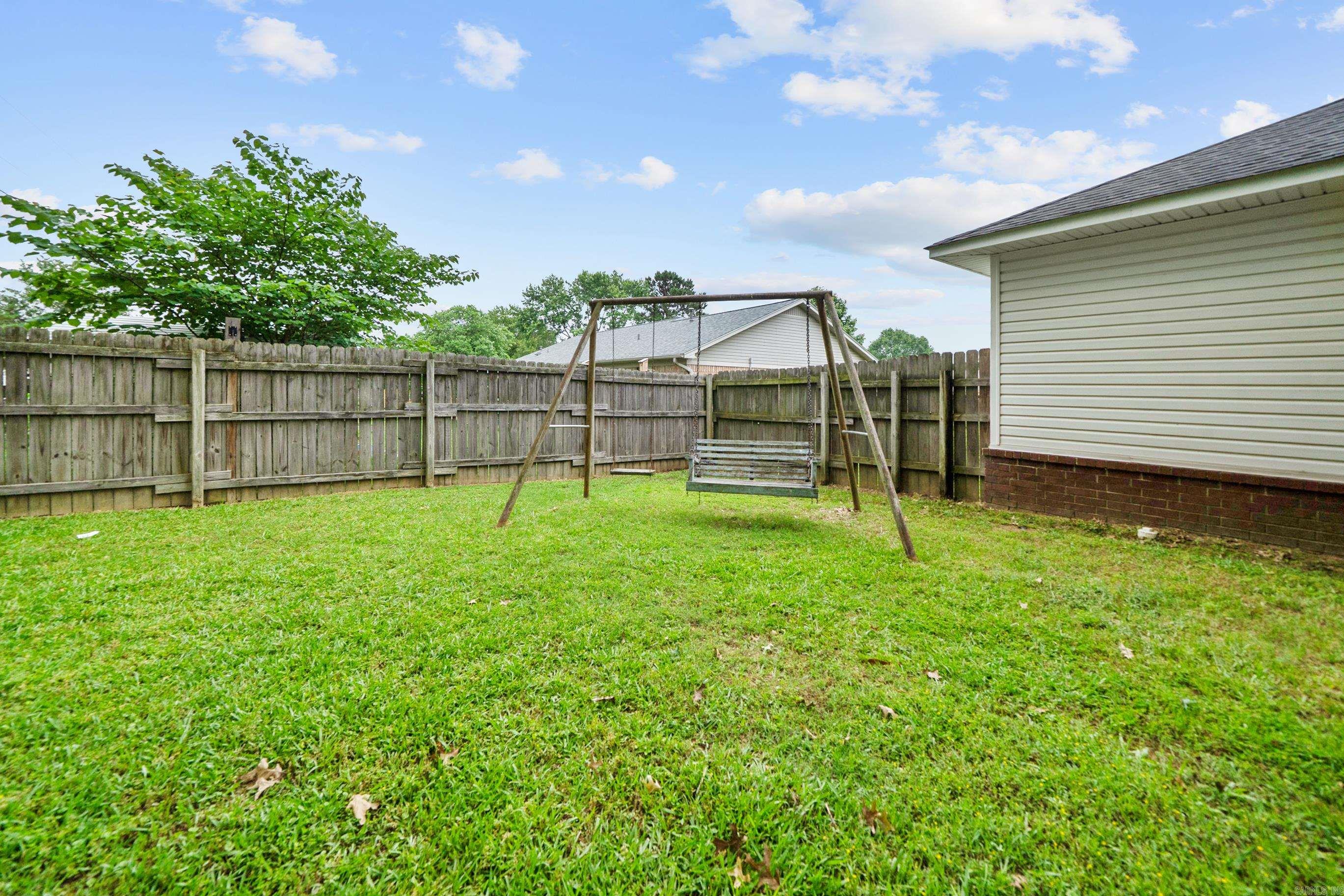 1806 Pinewood Property Photo 6