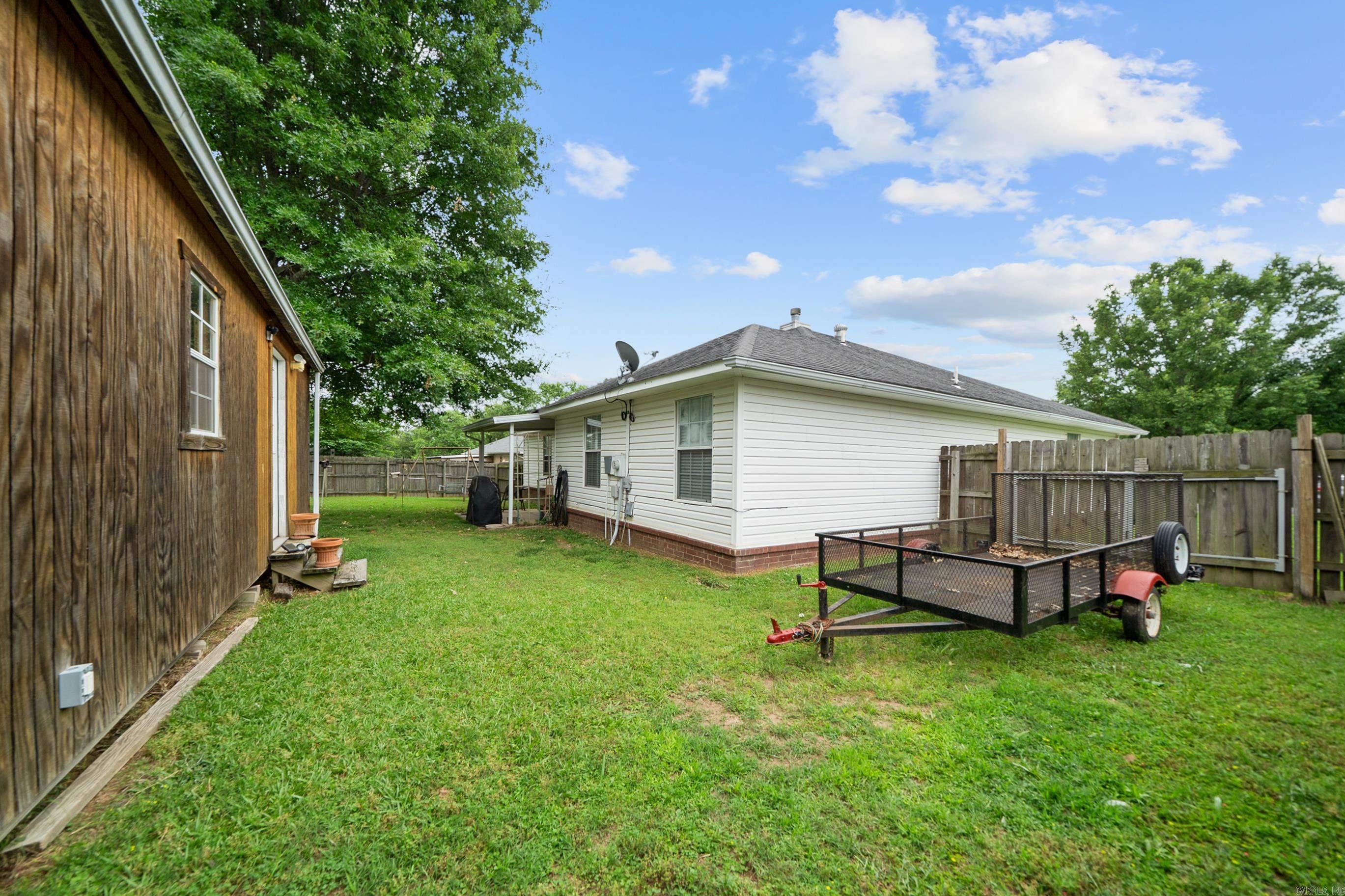 1806 Pinewood Property Photo 7