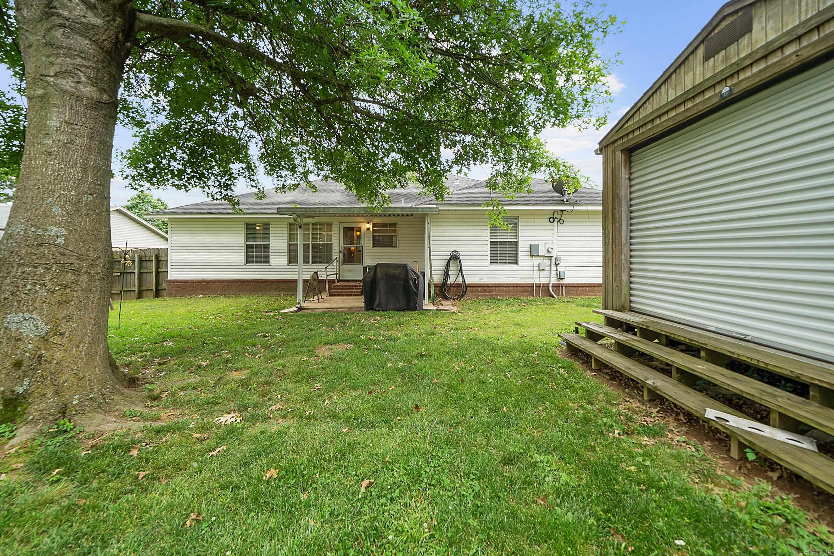 1806 Pinewood Property Photo 10