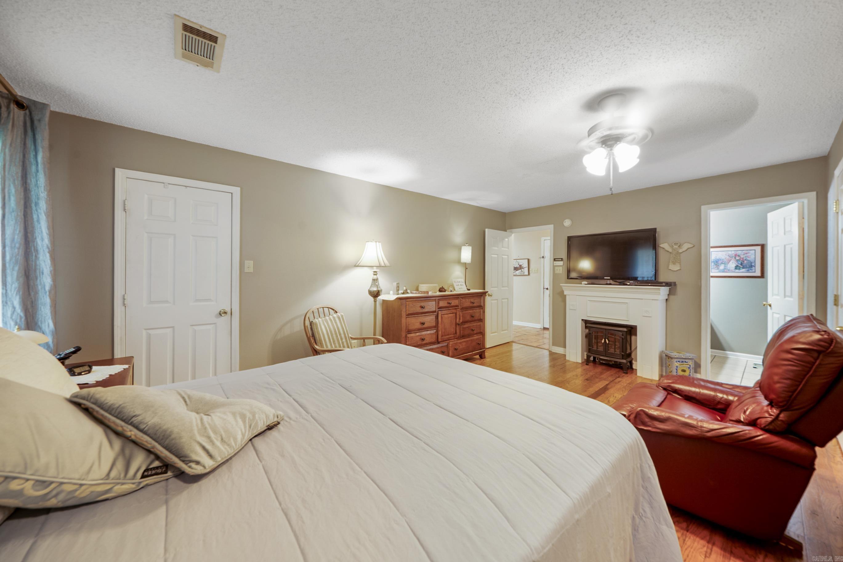 1806 Pinewood Property Photo 14