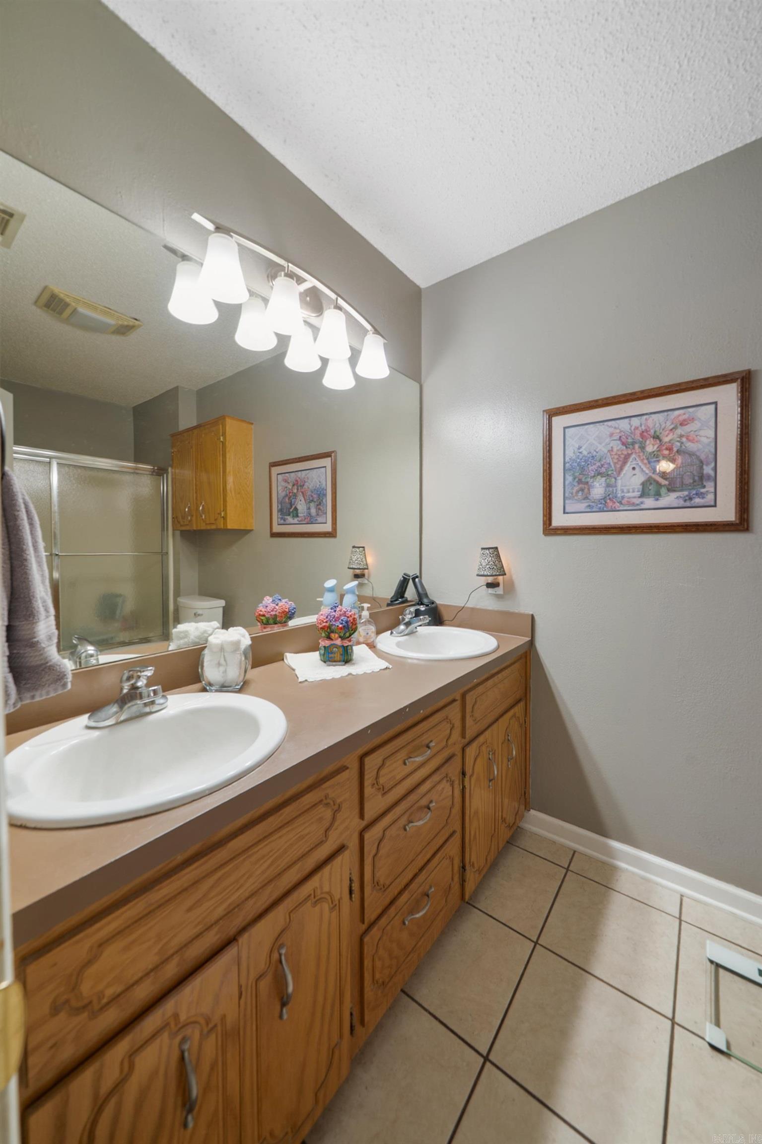 1806 Pinewood Property Photo 20