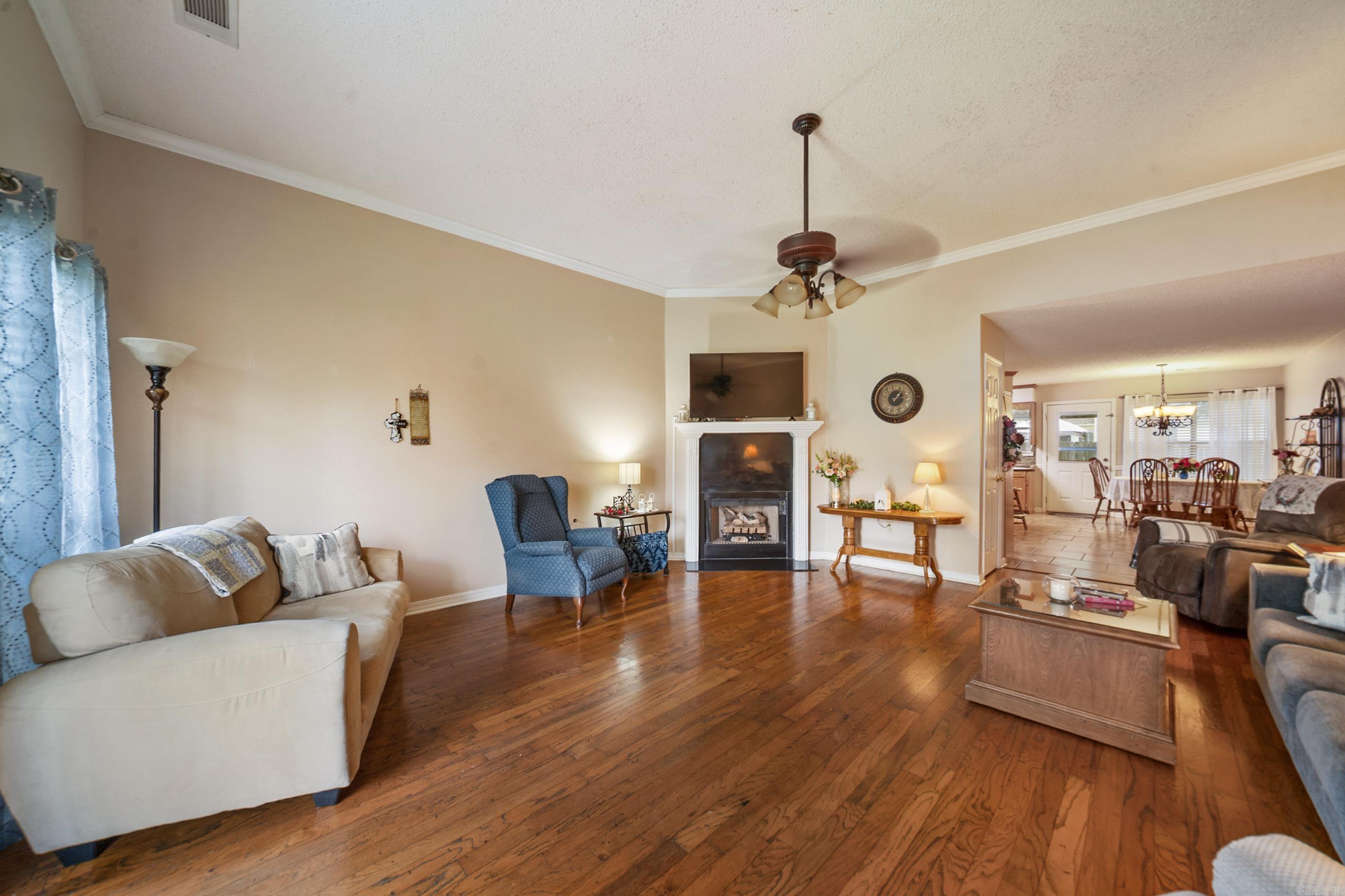 1806 Pinewood Property Photo 23