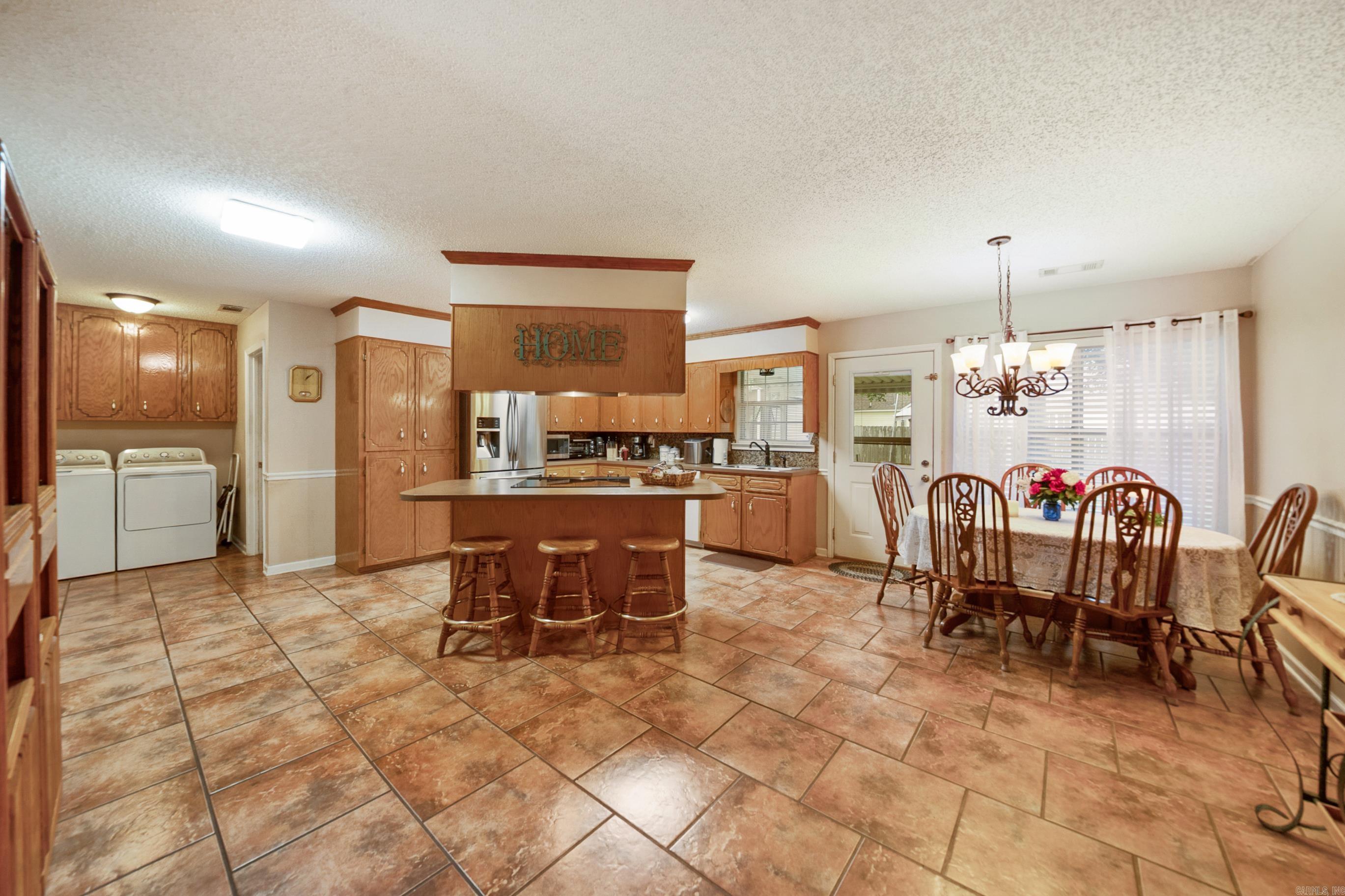 1806 Pinewood Property Photo 24