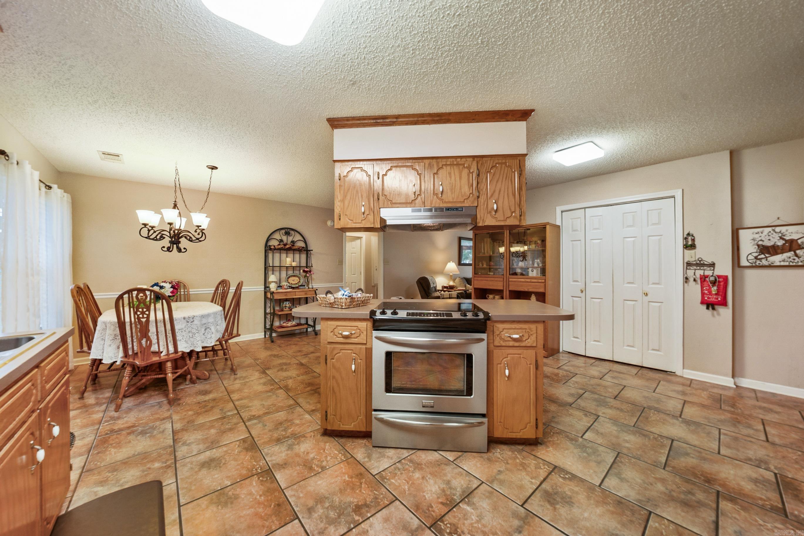 1806 Pinewood Property Photo 27
