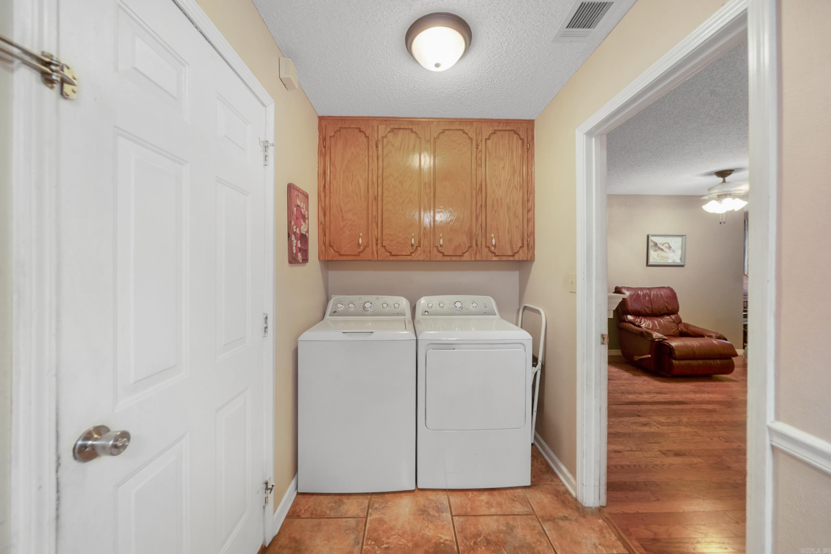 1806 Pinewood Property Photo 28