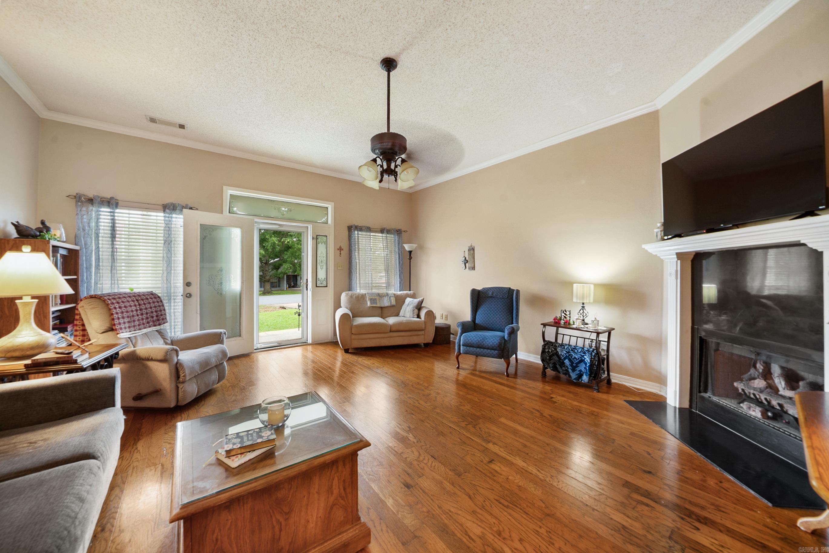 1806 Pinewood Property Photo 29