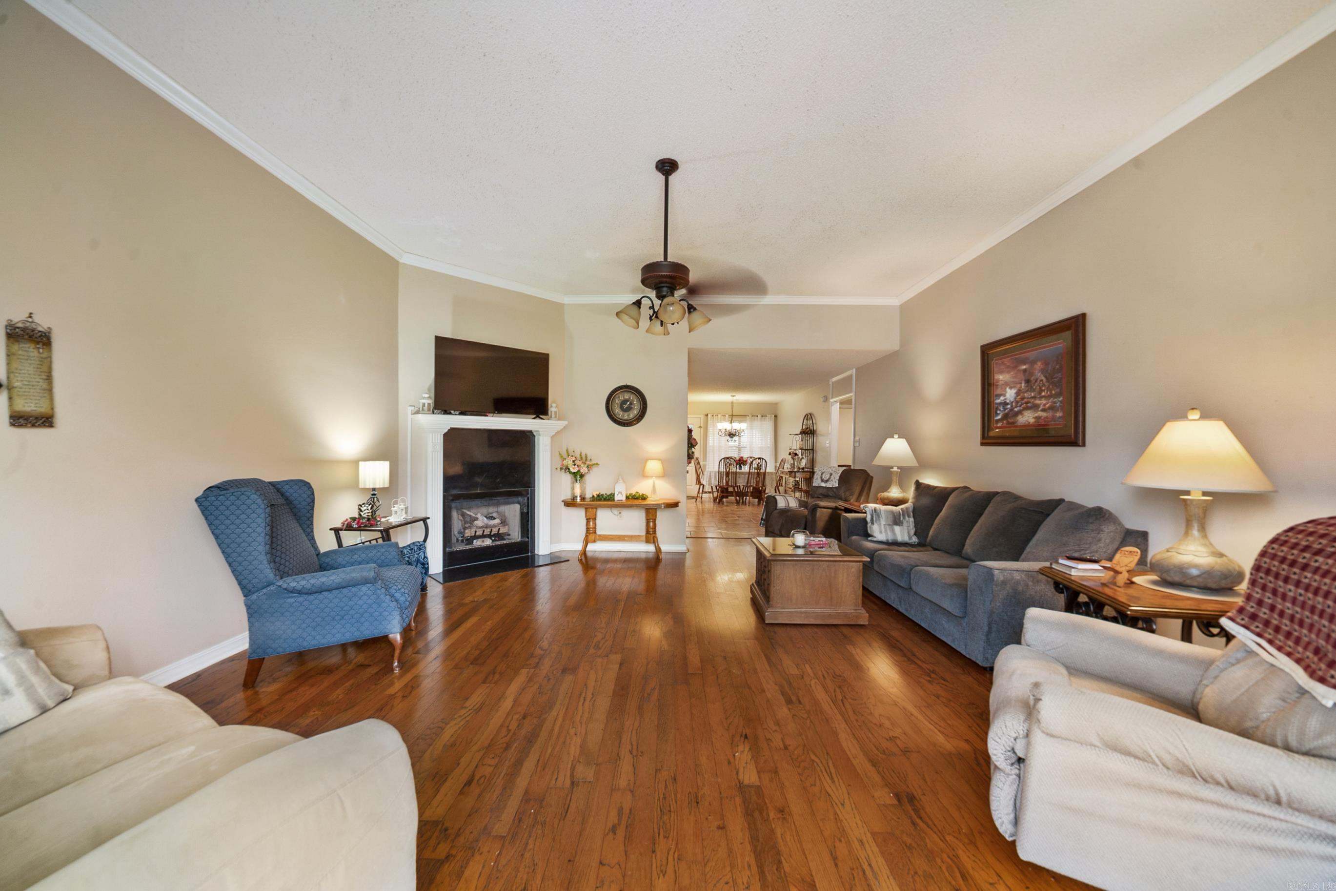 1806 Pinewood Property Photo 30