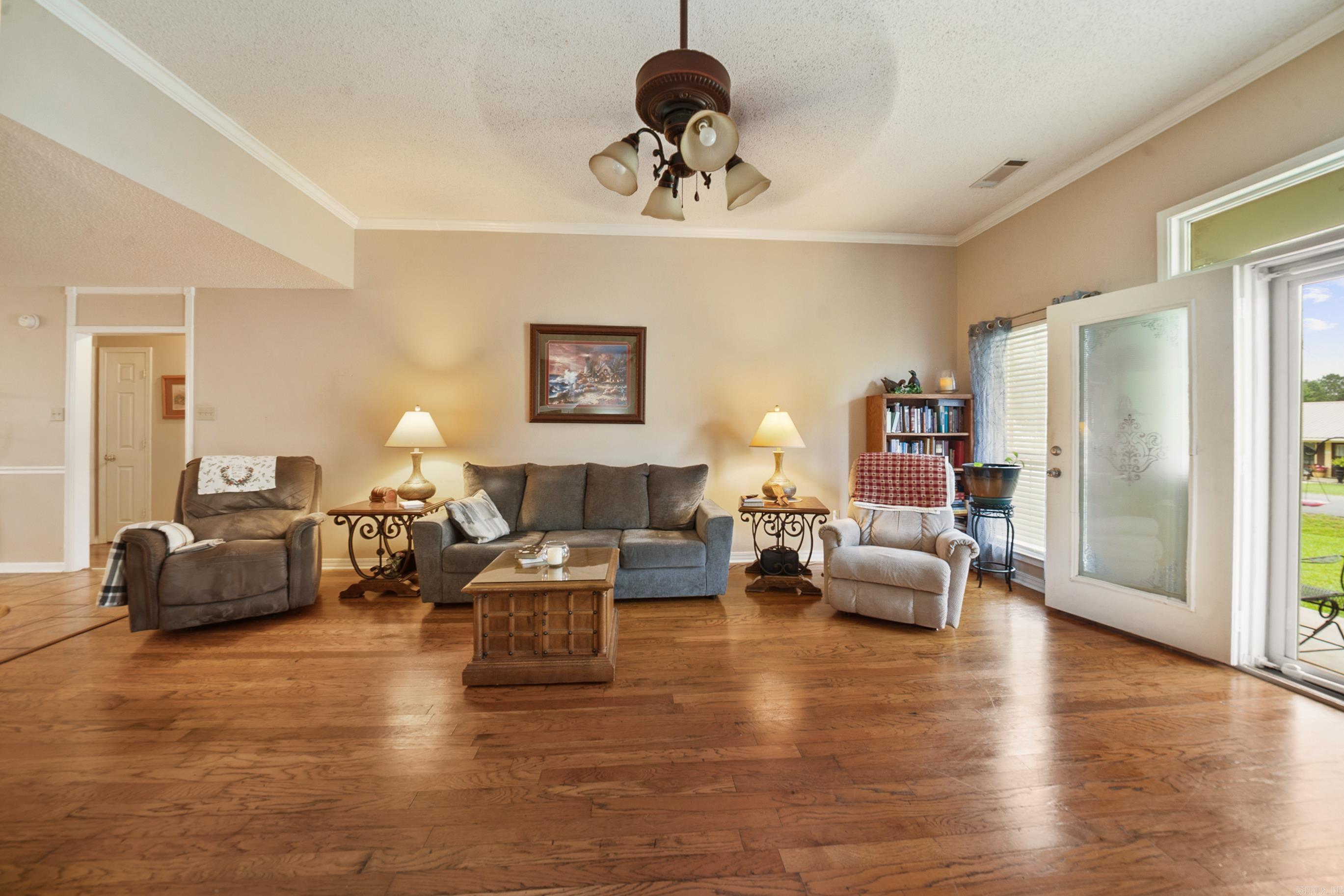 1806 Pinewood Property Photo 31