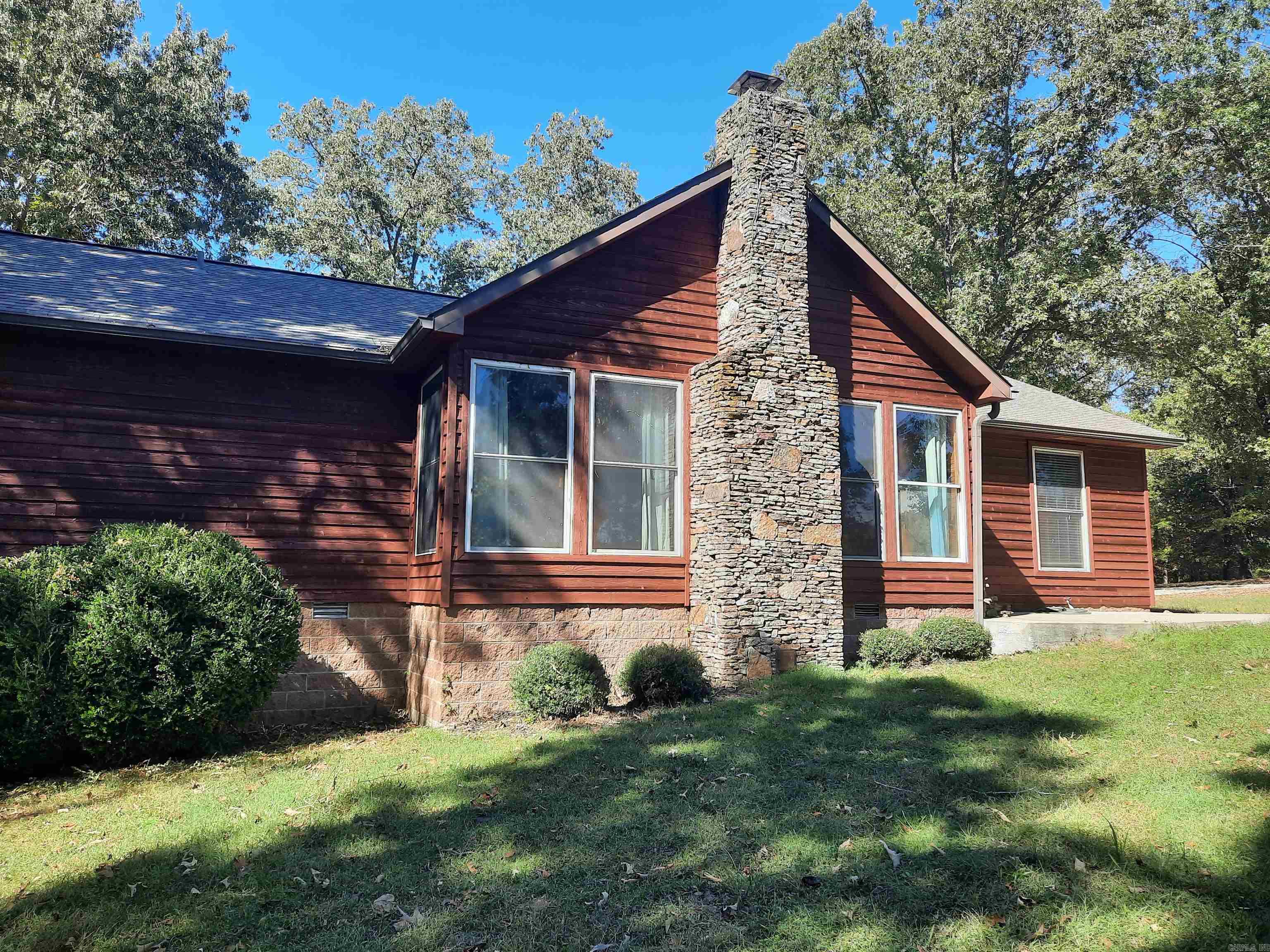 102 Clella Ct. Property Photo 2