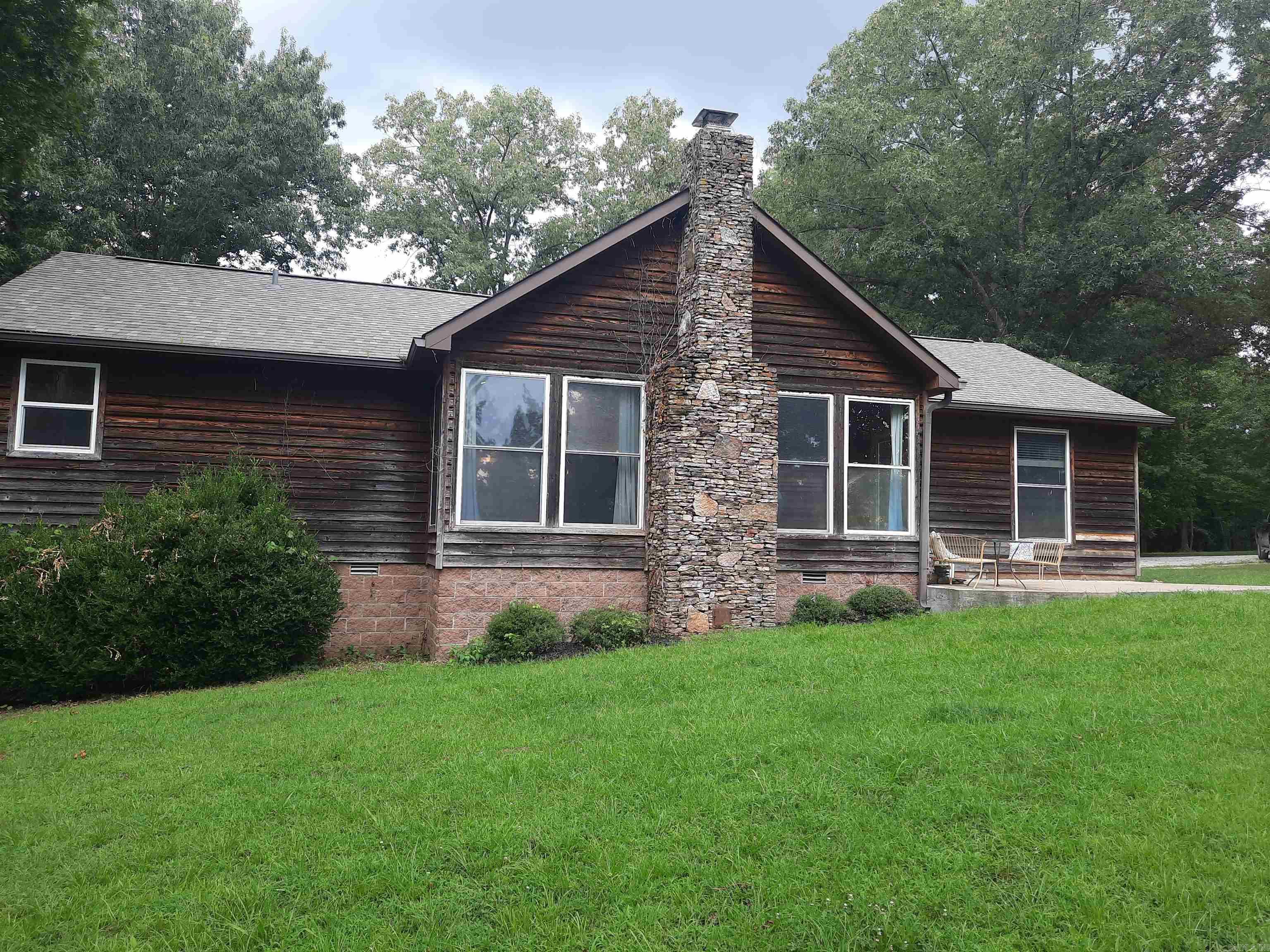 102 Clella Ct. Property Photo 3