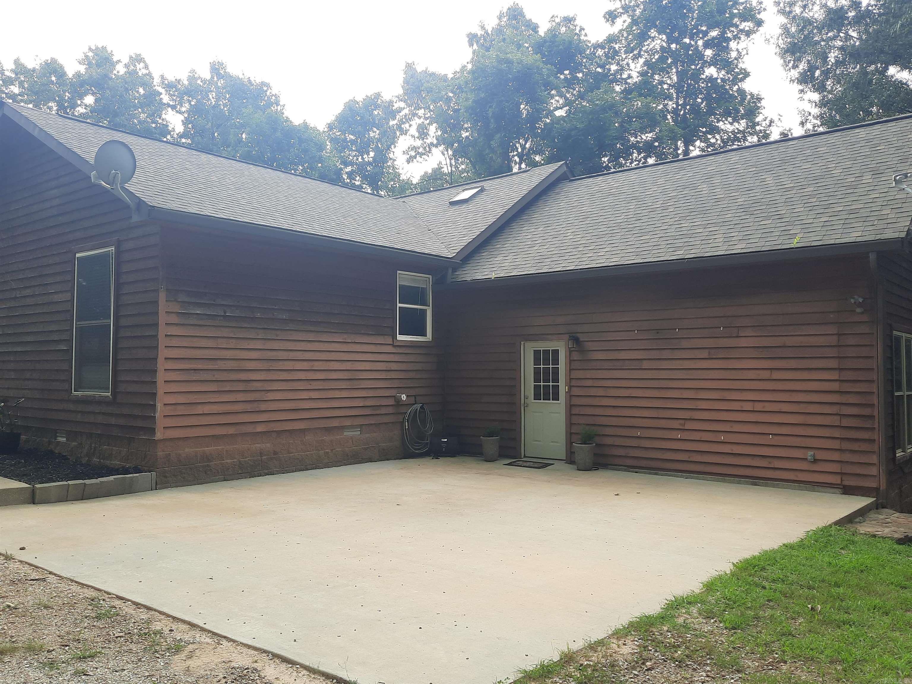 102 Clella Ct. Property Photo 7