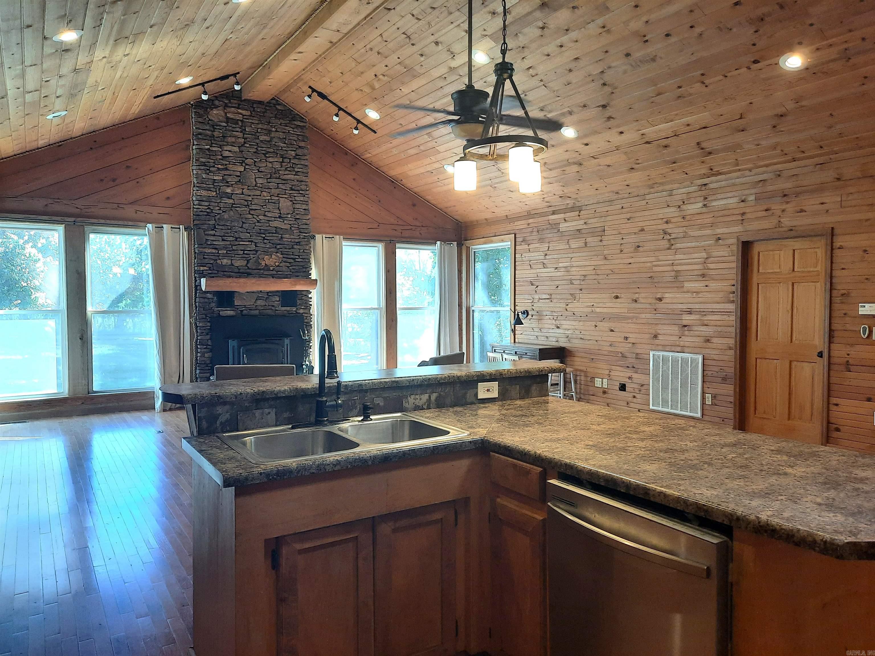 102 Clella Ct. Property Photo 18