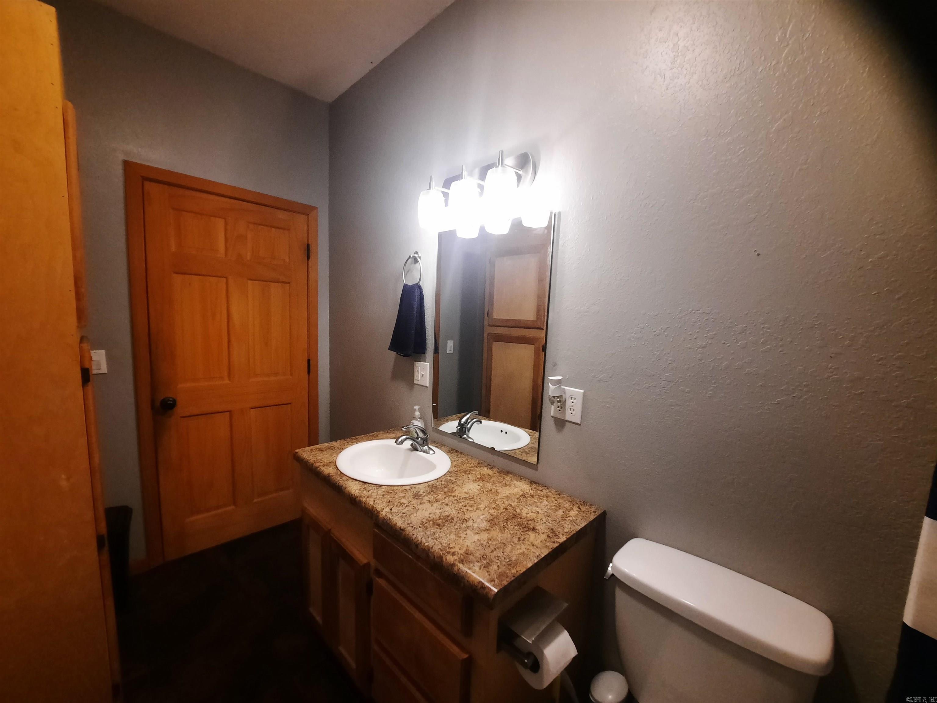 102 Clella Ct. Property Photo 28