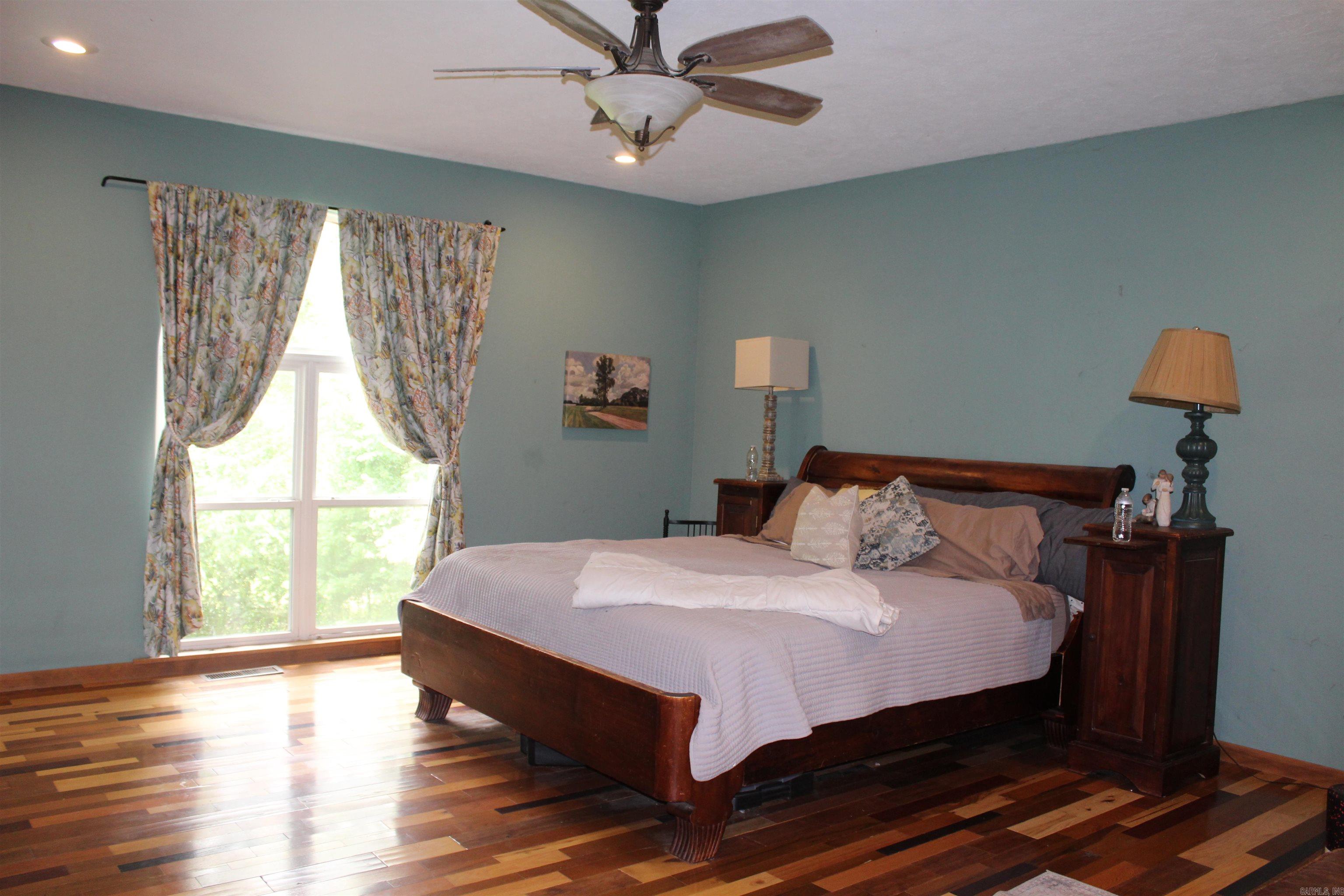 102 Clella Ct. Property Photo 29