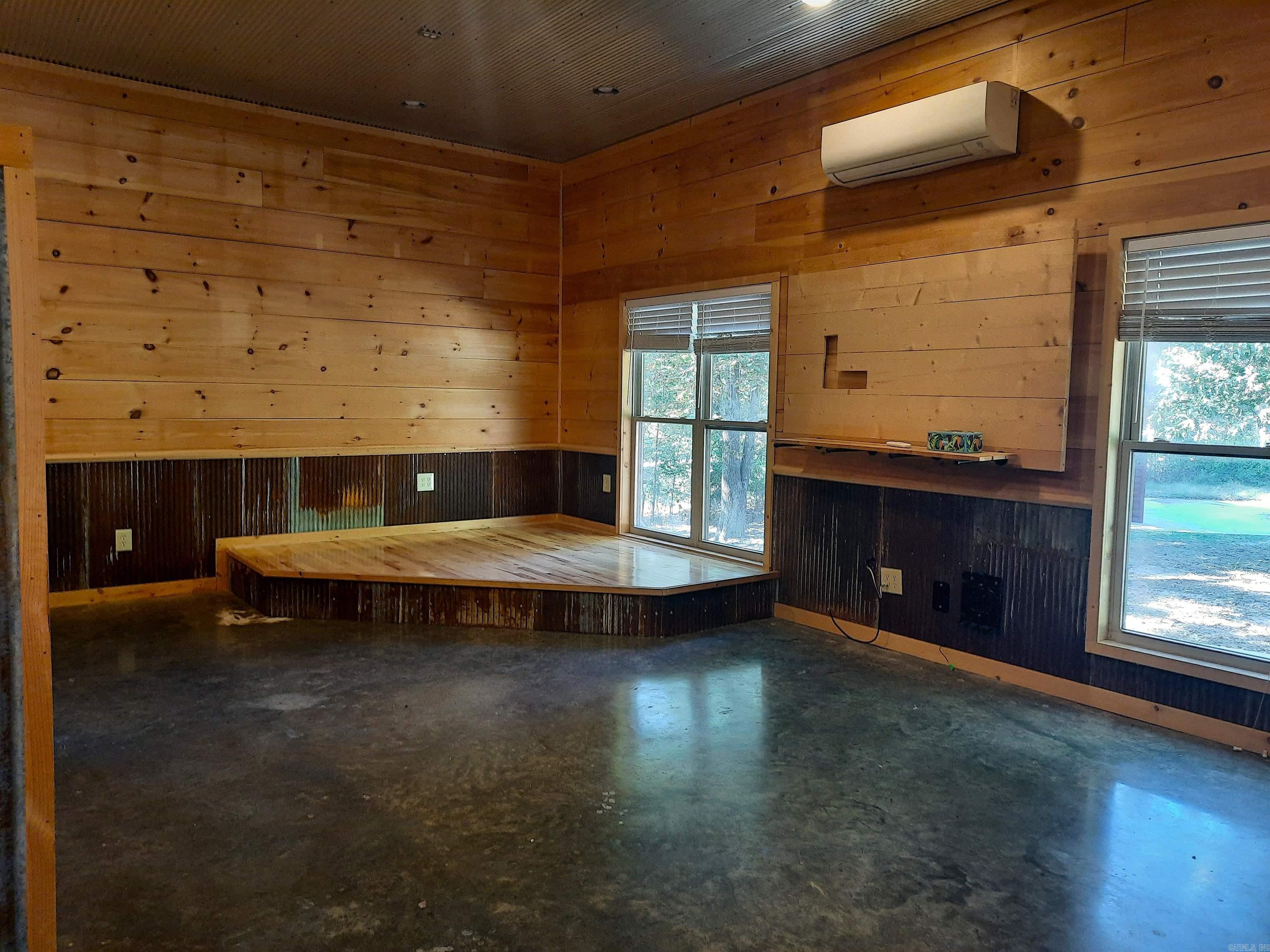 102 Clella Ct. Property Photo 31