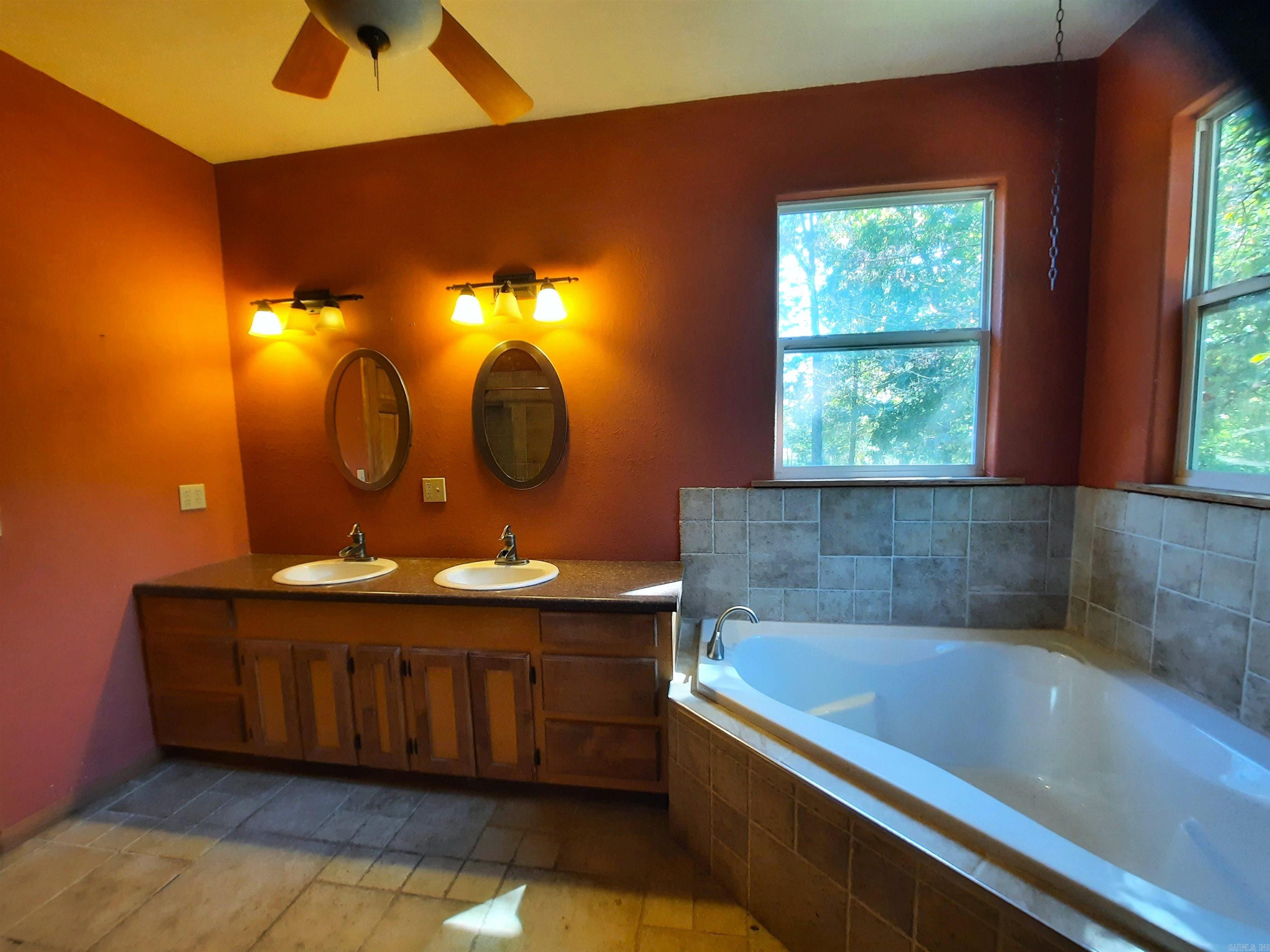 102 Clella Ct. Property Photo 38