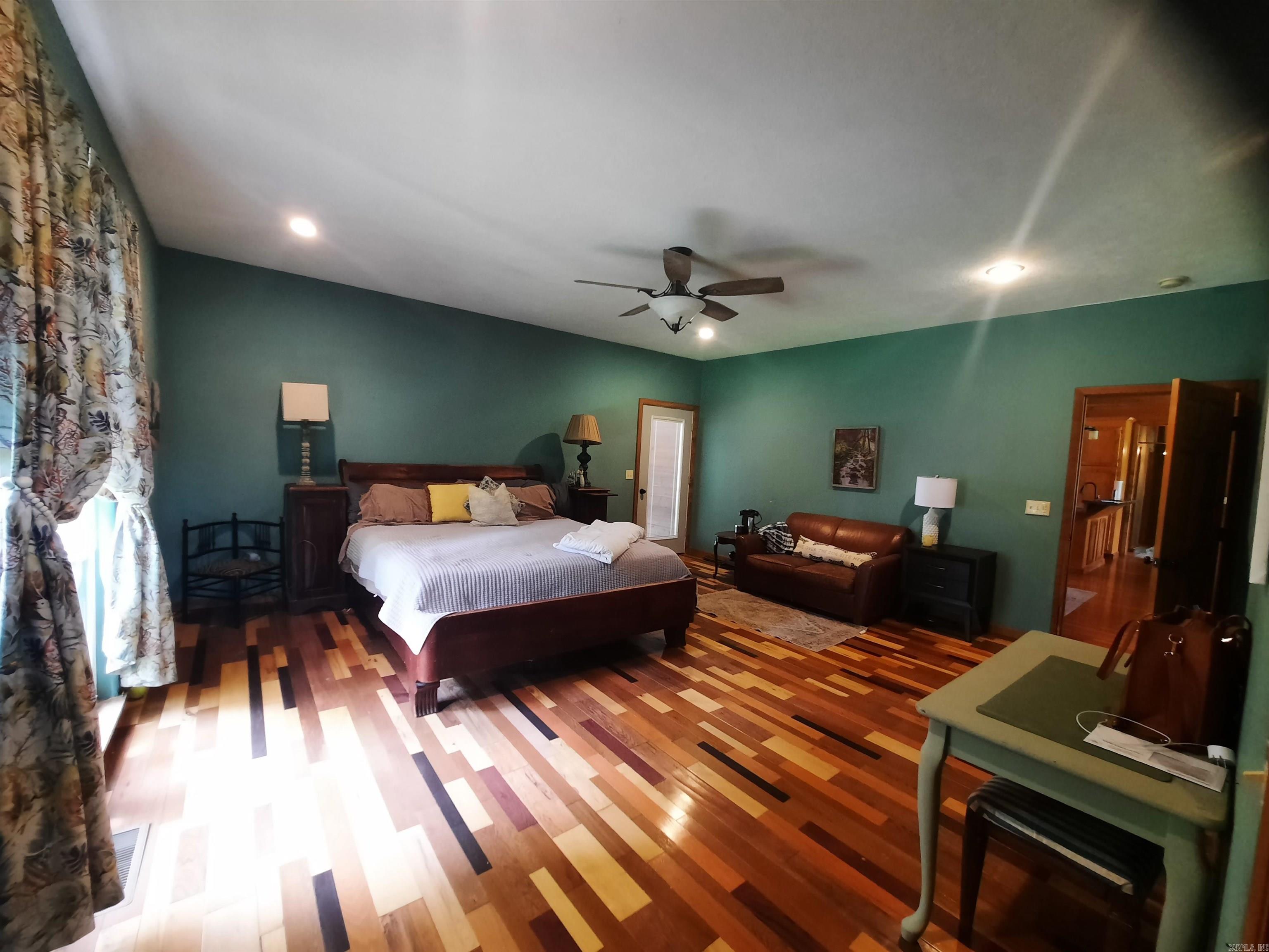 102 Clella Ct. Property Photo 45