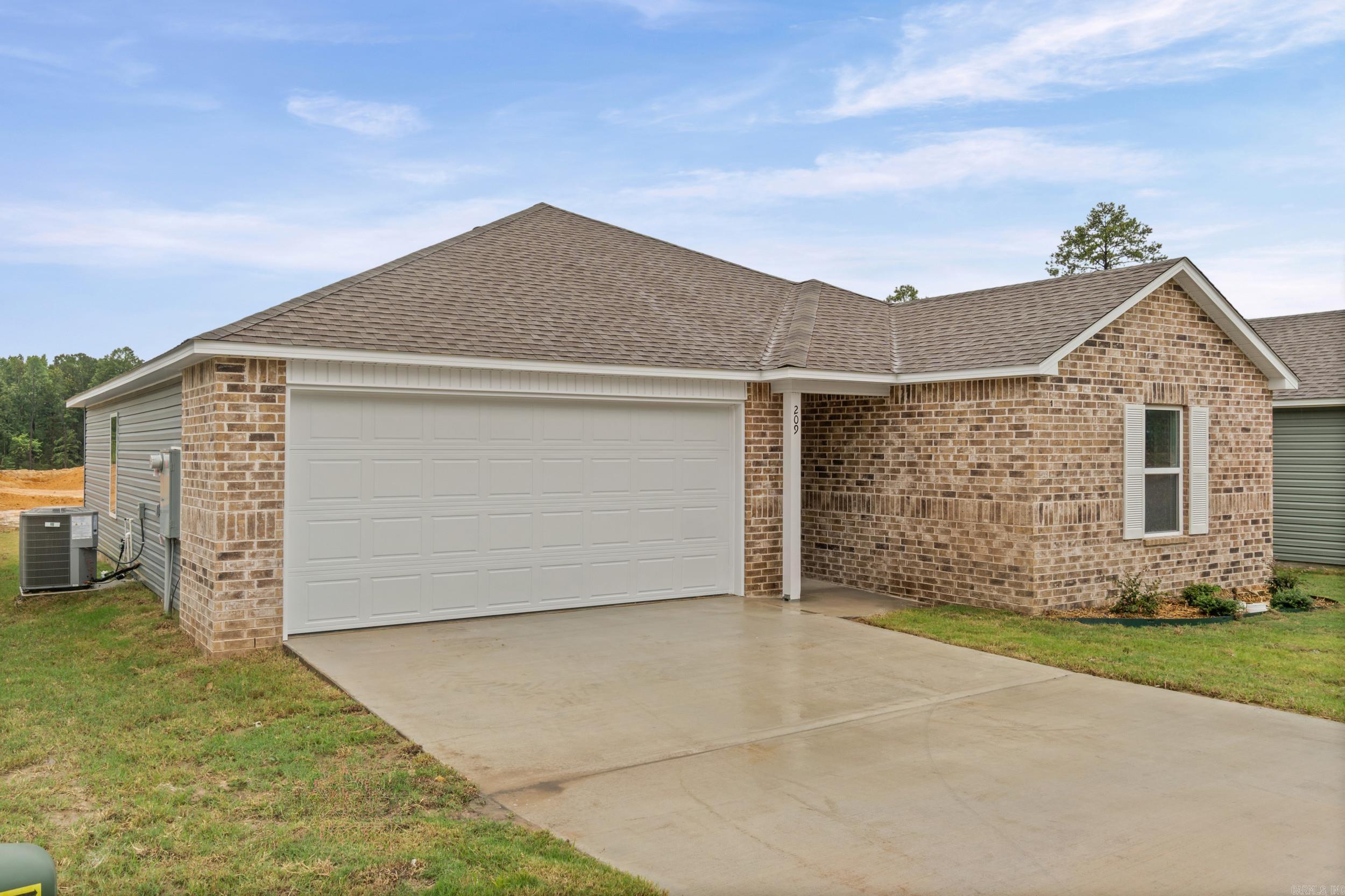 209 Flat Wood Avenue Property Photo 3