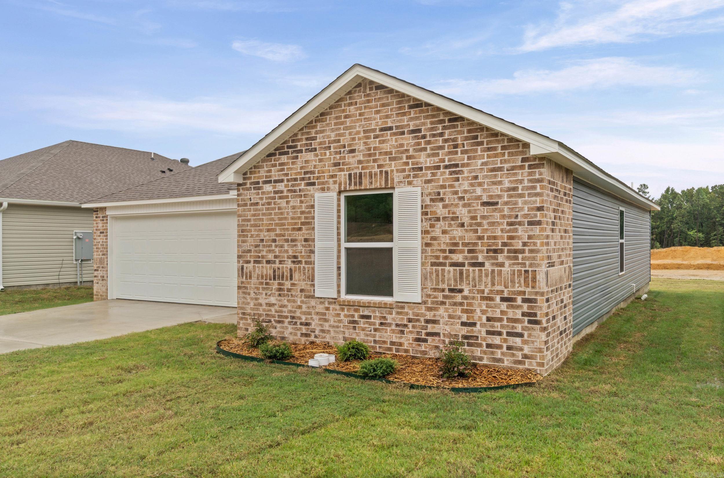 209 Flat Wood Avenue Property Photo 4