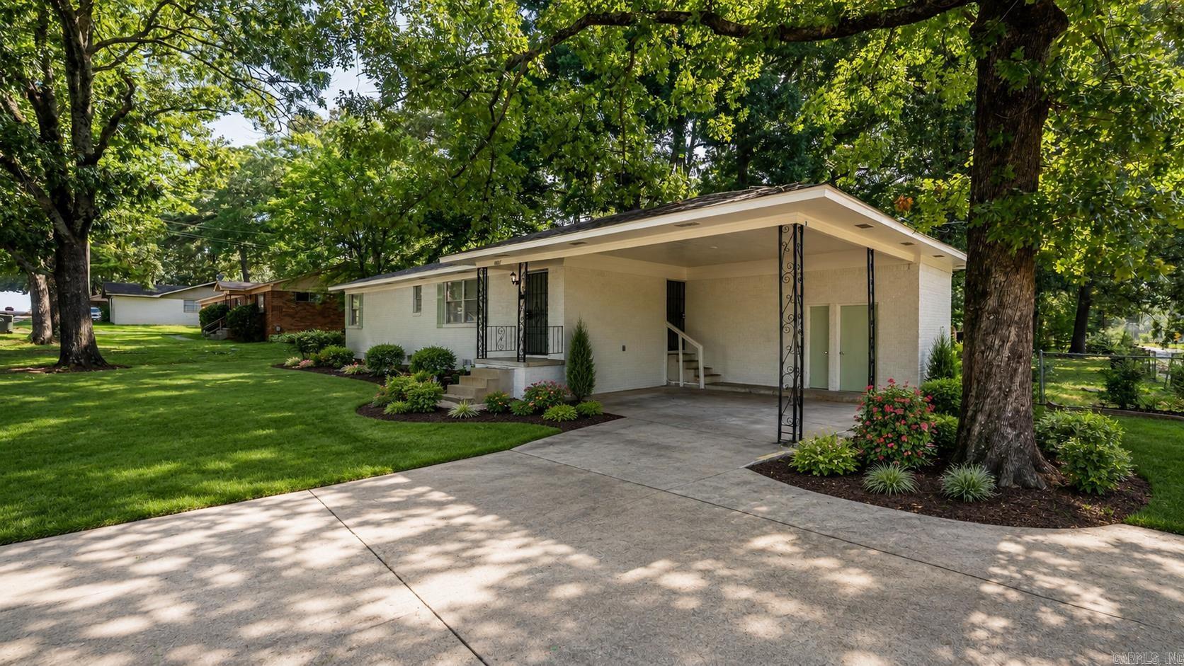 10017 Chicot Road Property Photo 1