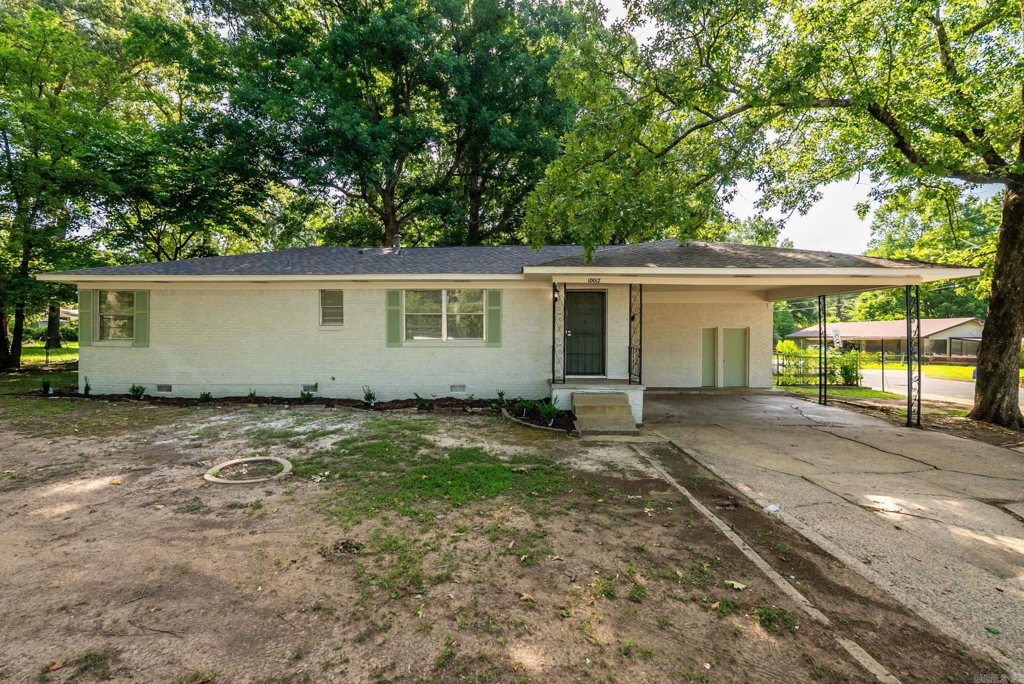 10017 Chicot Road Property Photo 12