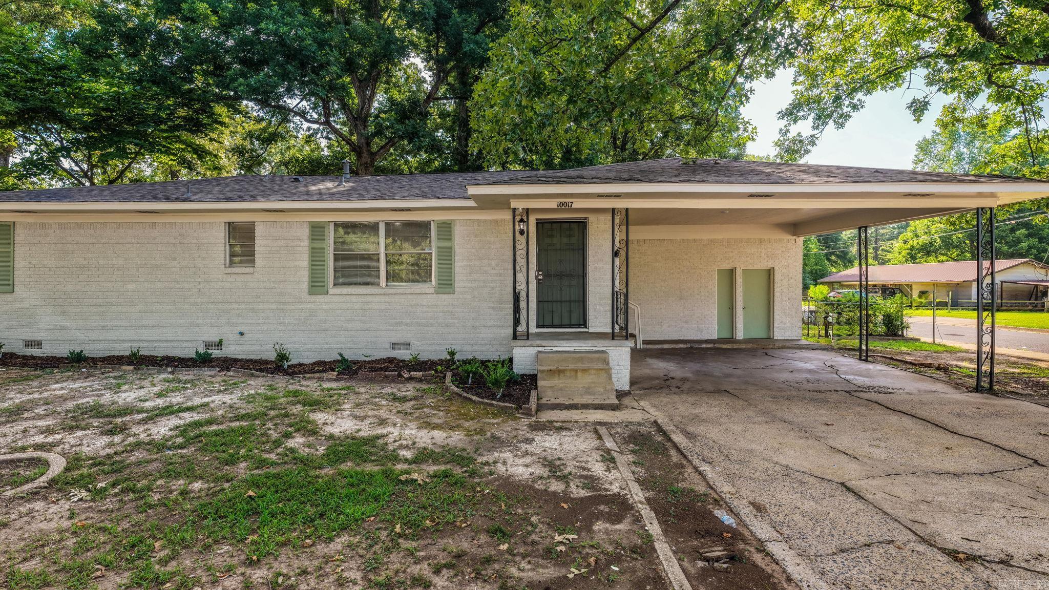 10017 Chicot Road Property Photo 14